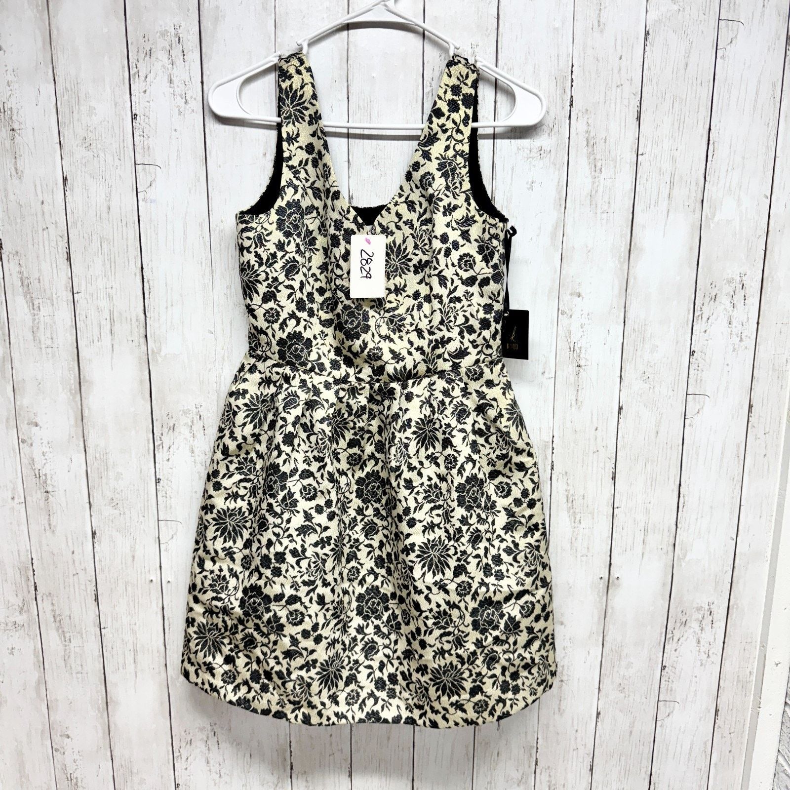 BB Dakota New Jack by BB Dakota Dress Sz 2 V-Neck Wide Strap Mini Size XS / US 0-2 / IT 36-38 - 1 Thumbnail