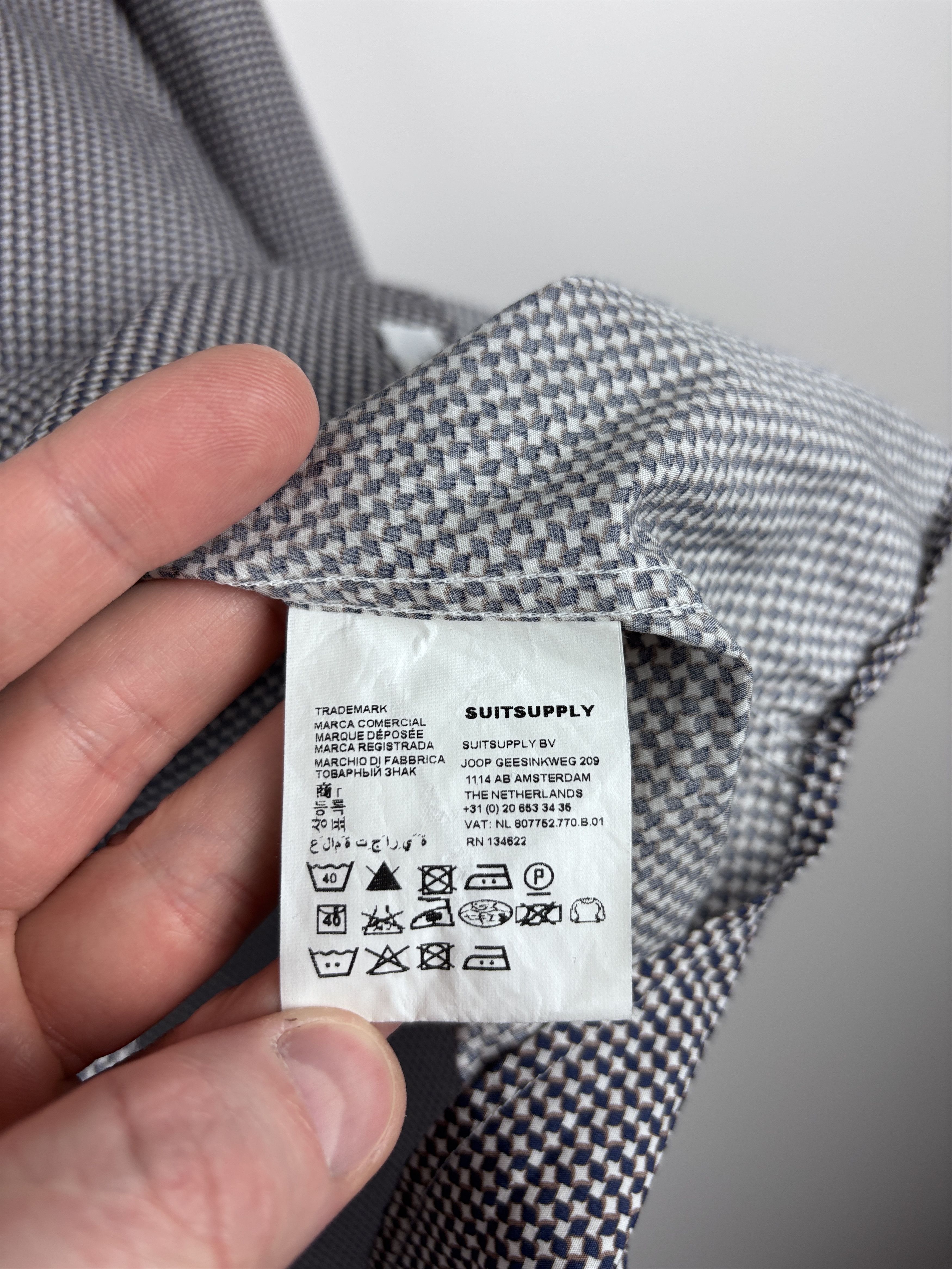 Suitsupply Suitsupply Houndstooth Button Down Dress Shirt Size 42/16.5 Size US L / EU 52-54 / 3 - 9 Thumbnail