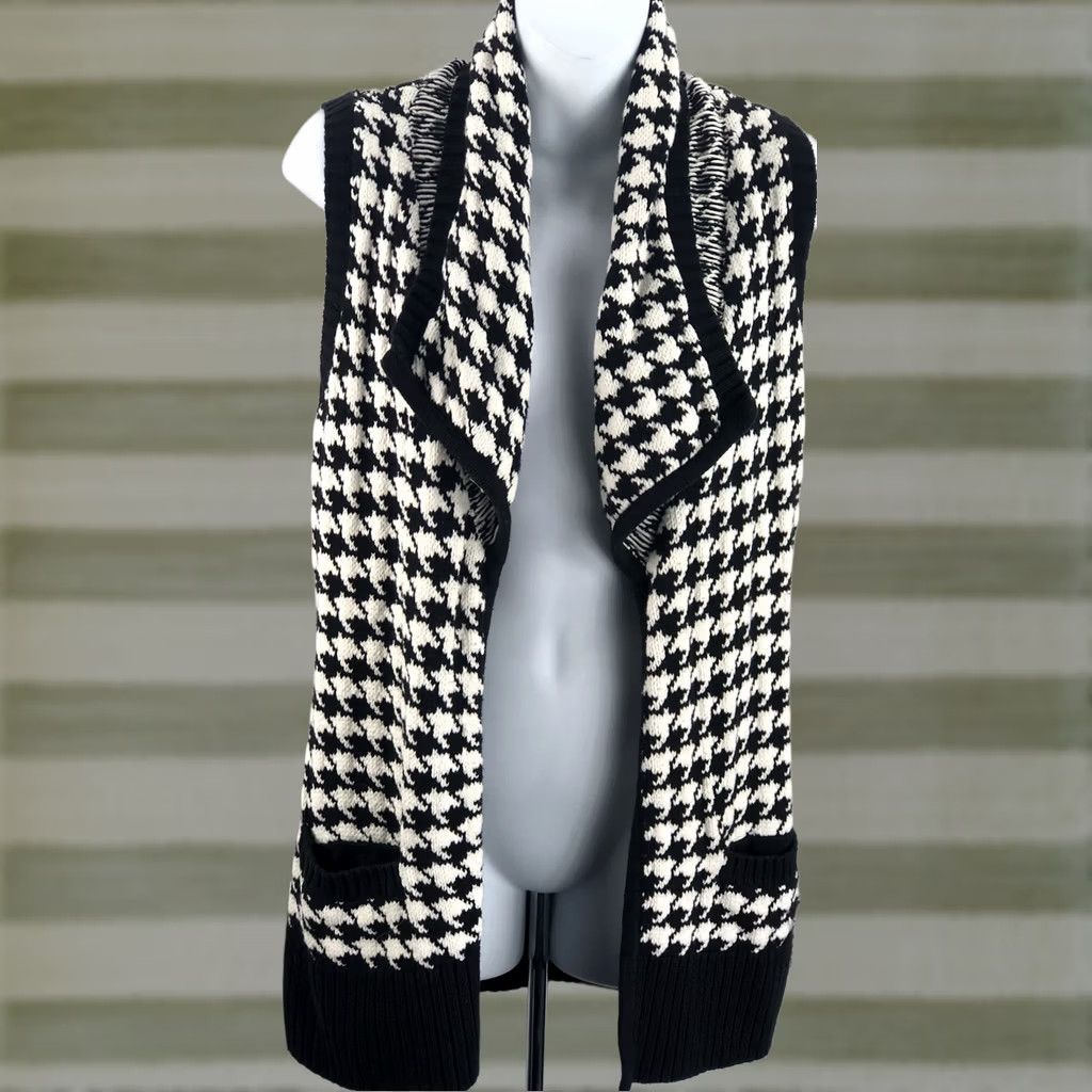 Vintage Chicos Sleeveless Cardigan Sweater Vest Small Black White Herringbone Collar 90s Vintage Academia Classic Womens Vest Size S / US 4 / IT 40 - 1 Thumbnail