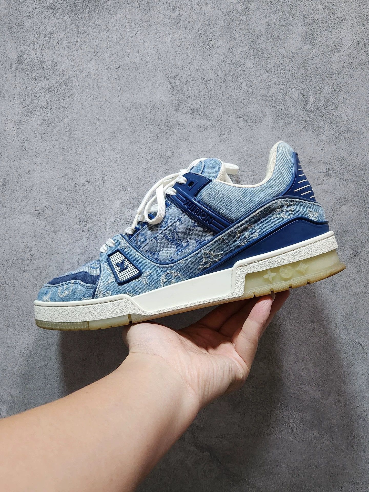 Louis Vuitton LOUIS VUITTON denim all-over print low-top casual sneakers Size US 7.5 / EU 40-41 - 8 Thumbnail