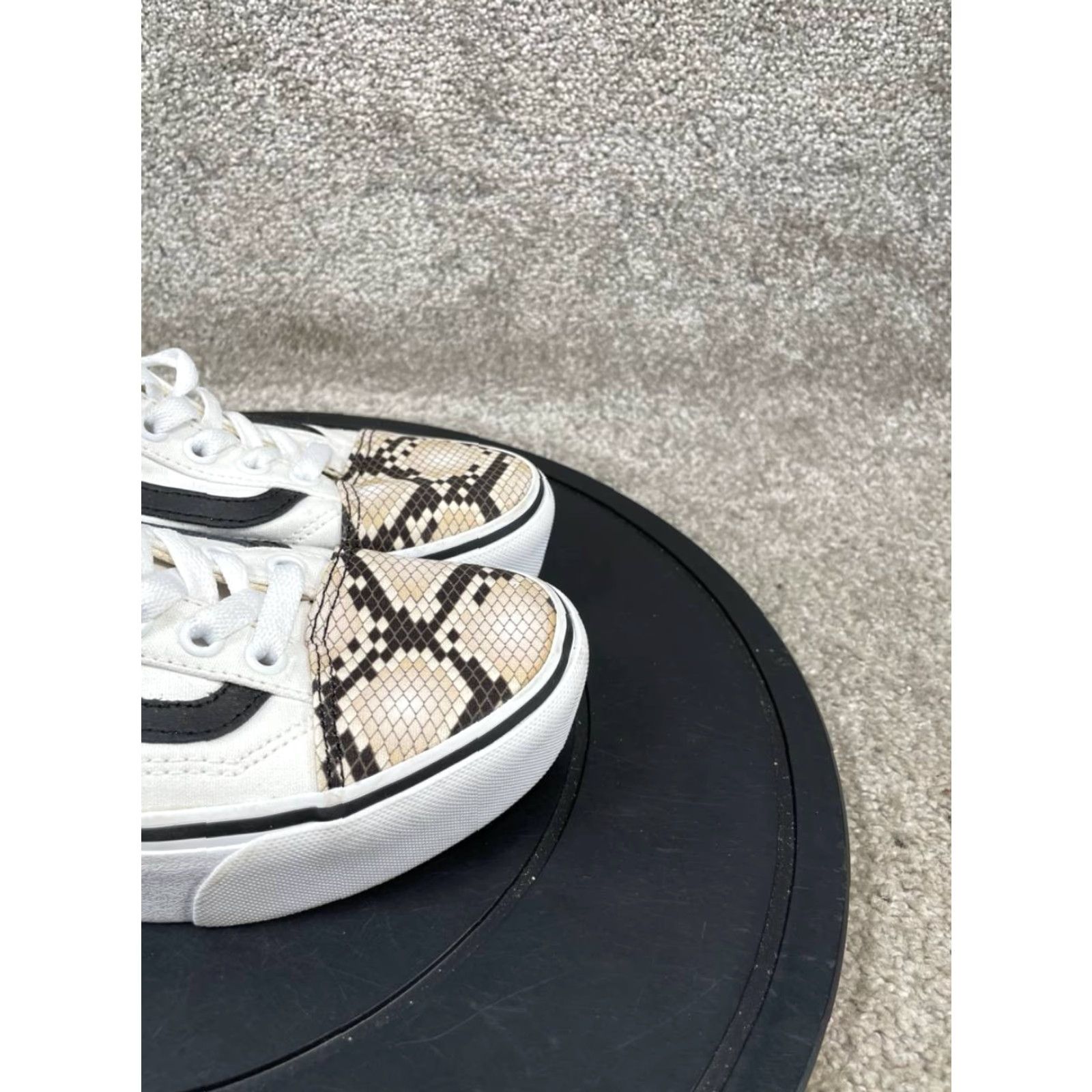 Vans Vans Shoes Womens 6 Snakeskin White Low Top Skateboard Athletic Sneaker Size S / US 4 / IT 40 - 2 Thumbnail