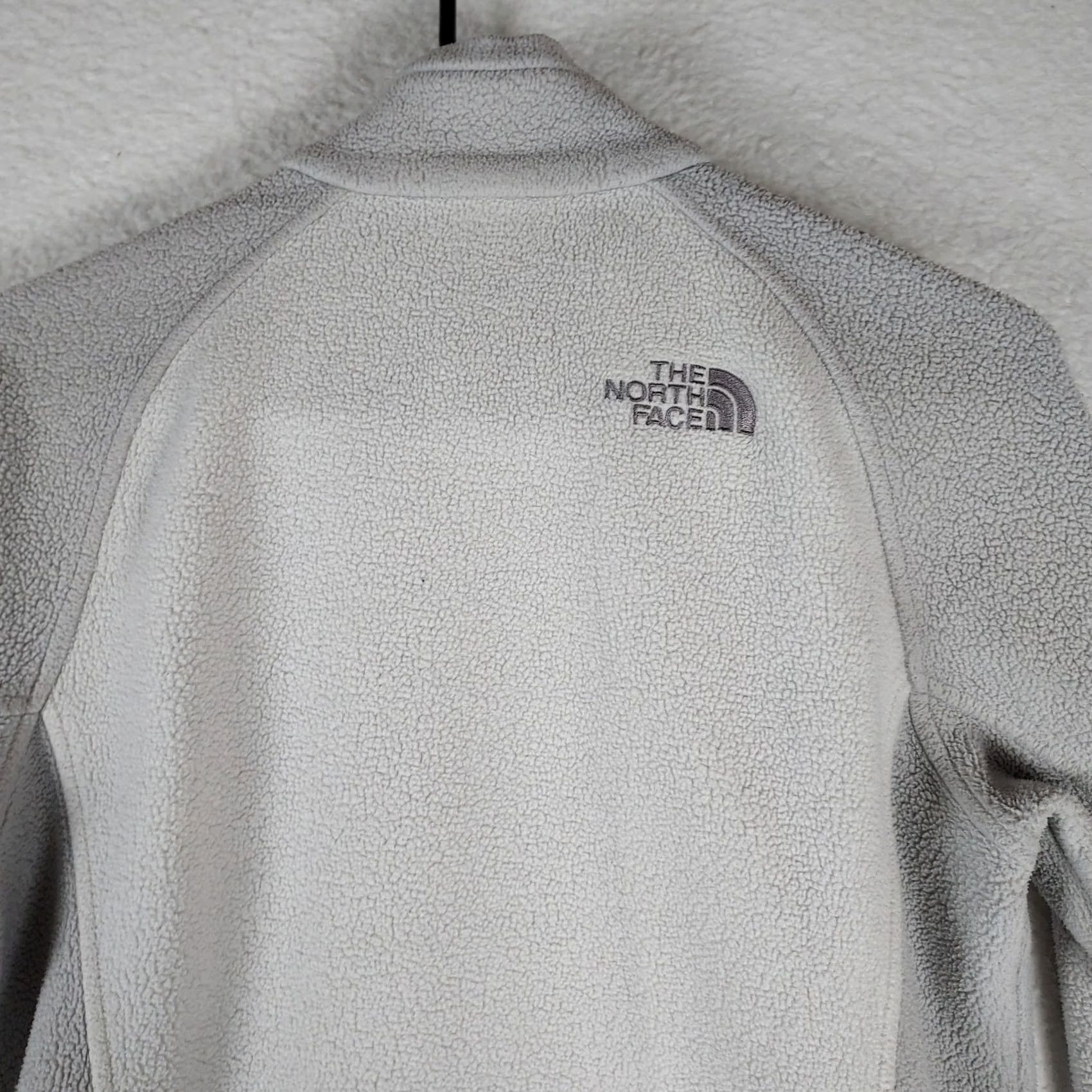 The North Face The North Face Womens S Gray Full Zip Fleece Jacket Lightweight Warm Shirt Womens Regular Size S Gray Full Zip Coat/Outerwear Size S / US 4 / IT 40 - 3 Thumbnail