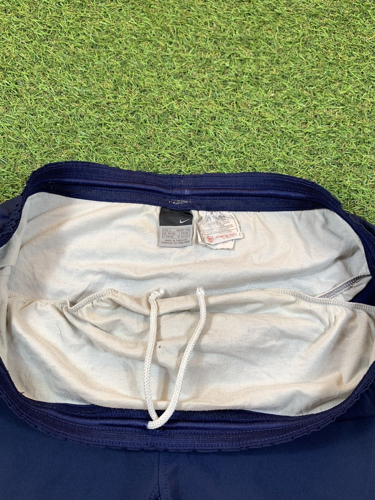Nike Vintage Nike shorts streetwear swoosh casual y2k size L Size US 34 / EU 50 - 3 Thumbnail