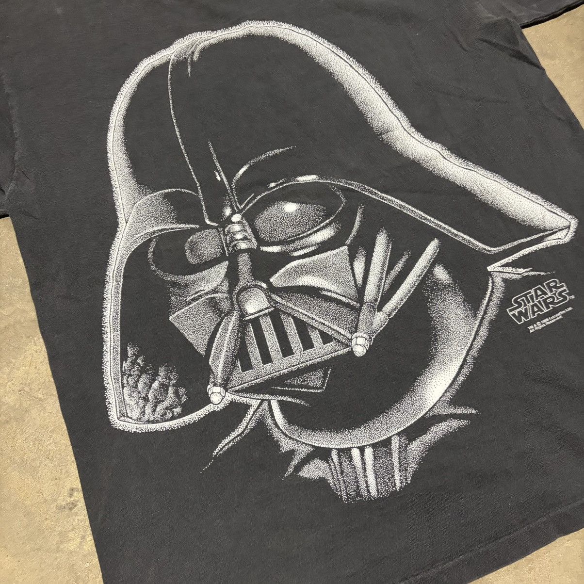 Star Wars Vintage Darth Vader Star Wars T shirt Stipple Art 90s USA Size US L / EU 52-54 / 3 - 6 Thumbnail