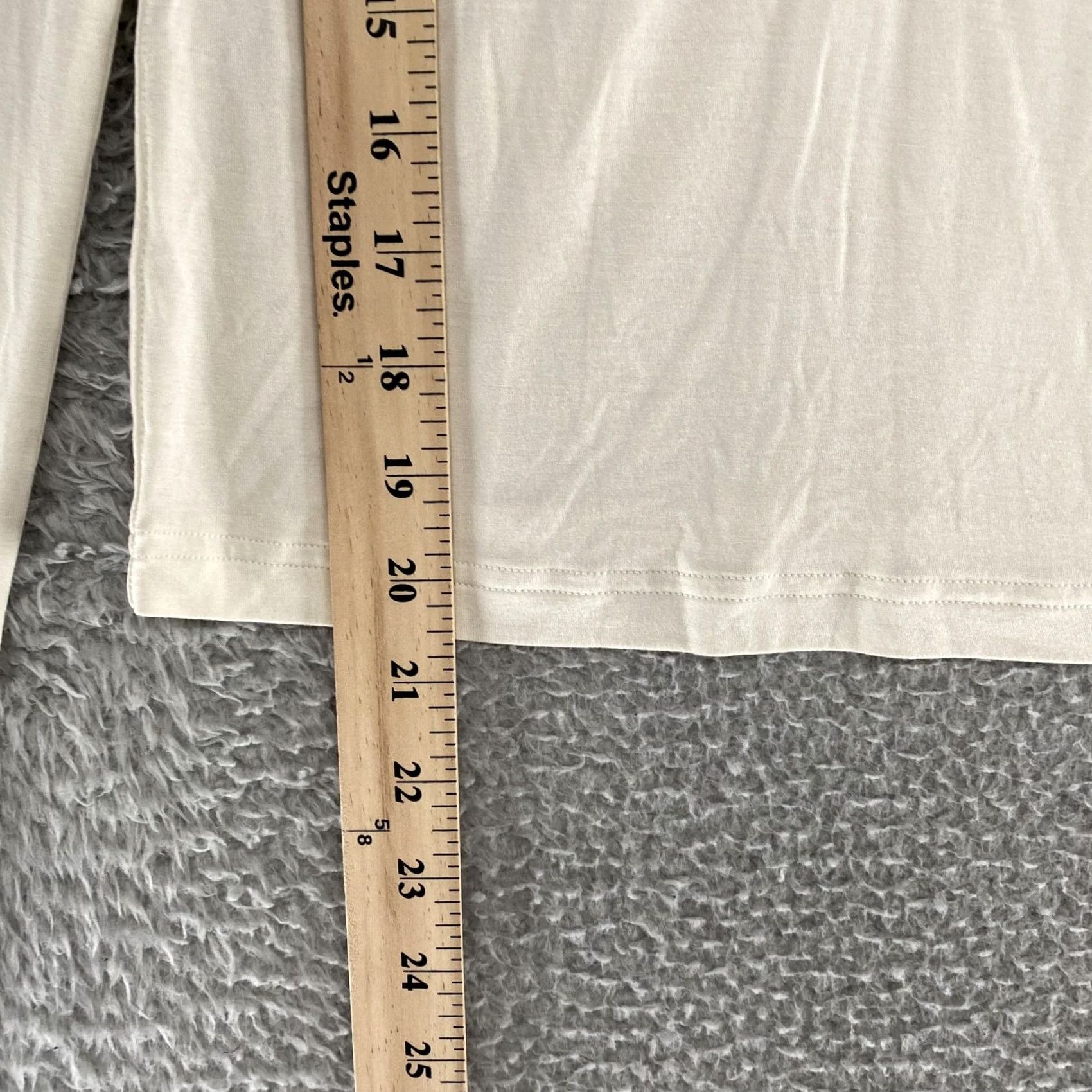 Lululemon Lululemon Shirt Womens S 6/8 Modal Silk V-Neck Long Sleeve Yoga Balletcore White Shirt T-Shirt Pullover Slim Regular Casual Size S / US 4 / IT 40 - 4 Thumbnail