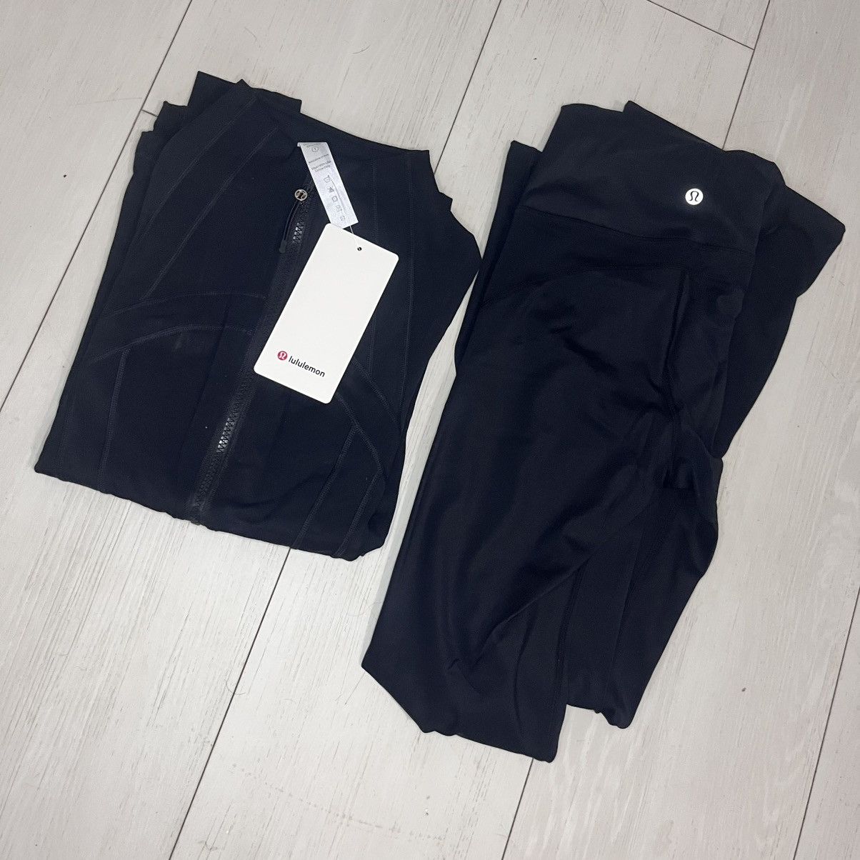 Lululemon Deep Coal Lululemon Define Jacket and Flare Leggings Set Size 27" / US 4 / IT 40 - 1 Thumbnail