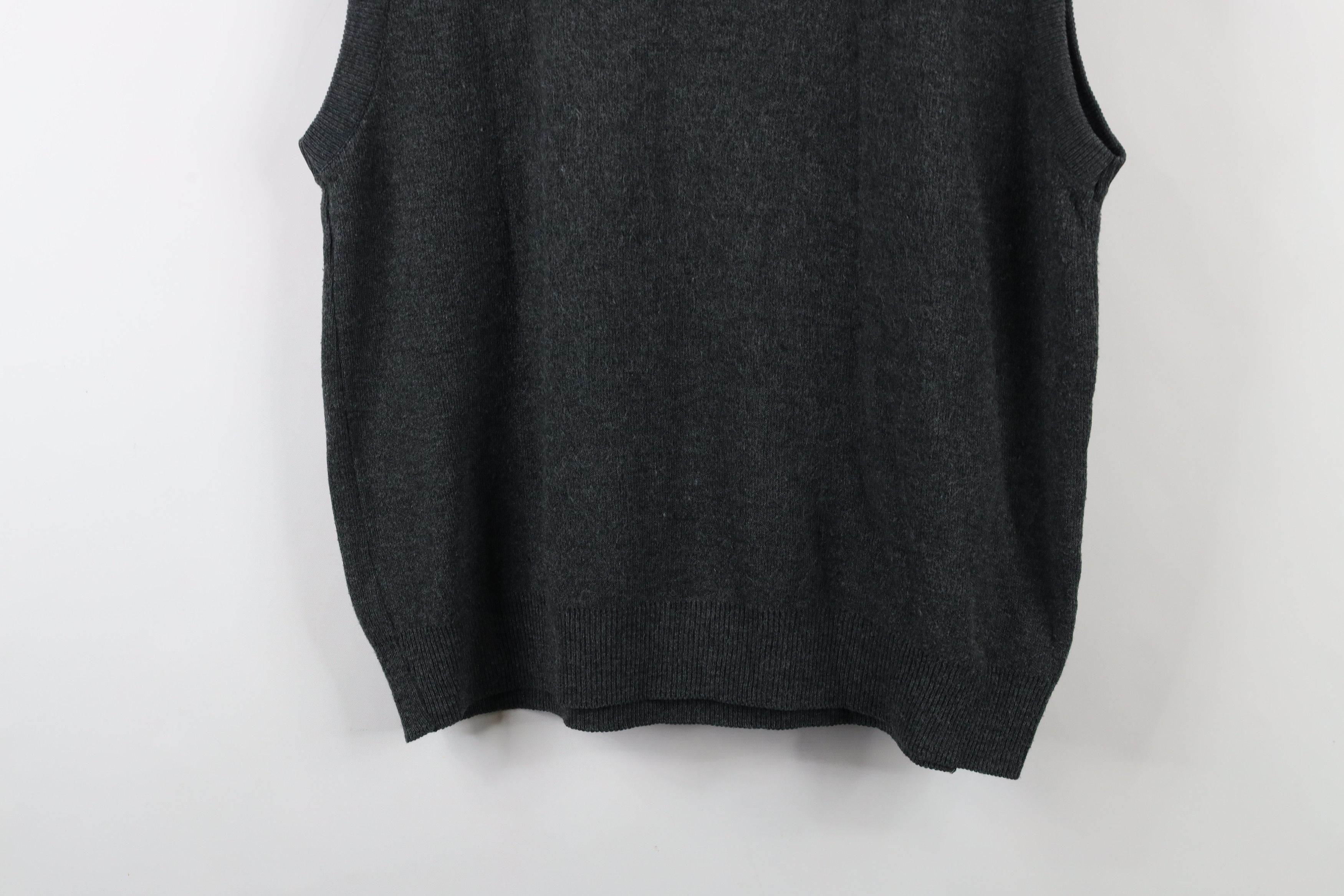 Vintage Vintage 90s Streetwear V-Neck Sweater Vest Dark Gray USA Size US XL / EU 56 / 4 - 9 Thumbnail
