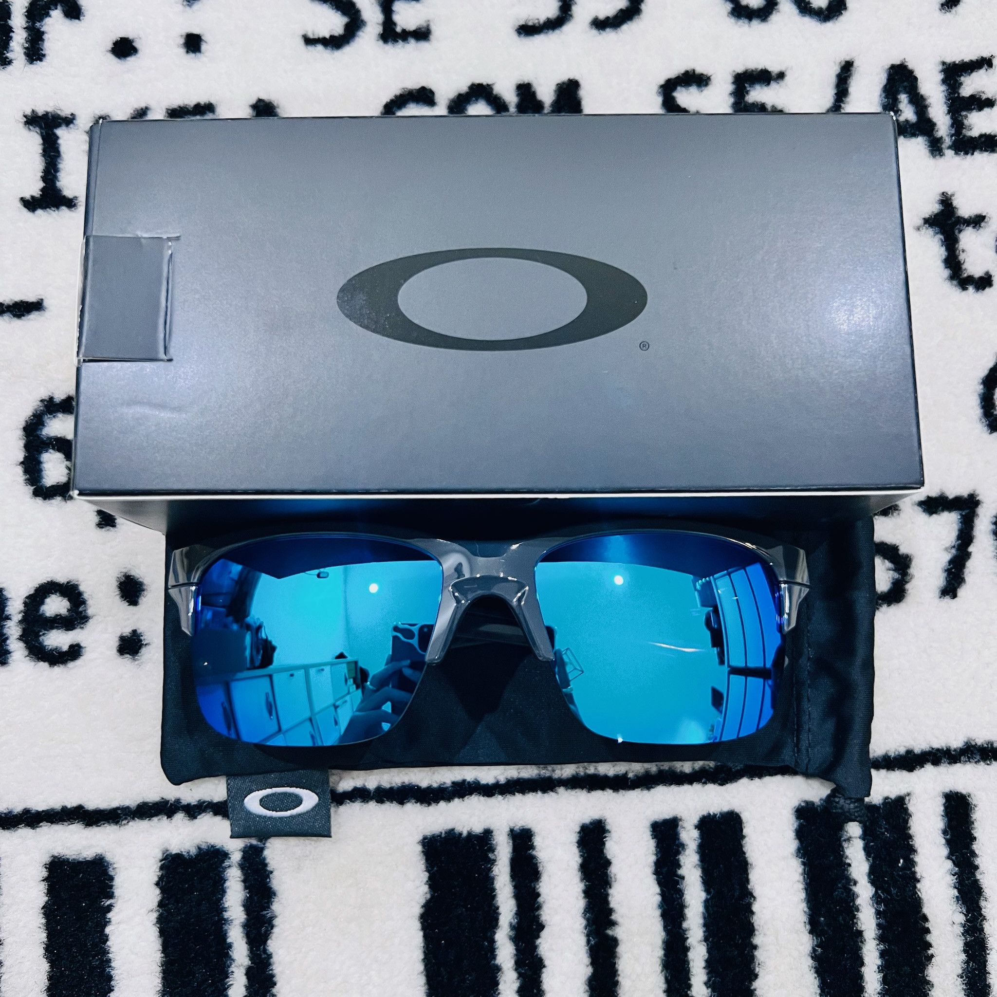 Oakley Oakley Thinlink Blue Mirror Lens Shiny Dark Grey Frame Size ONE SIZE - 2 Thumbnail