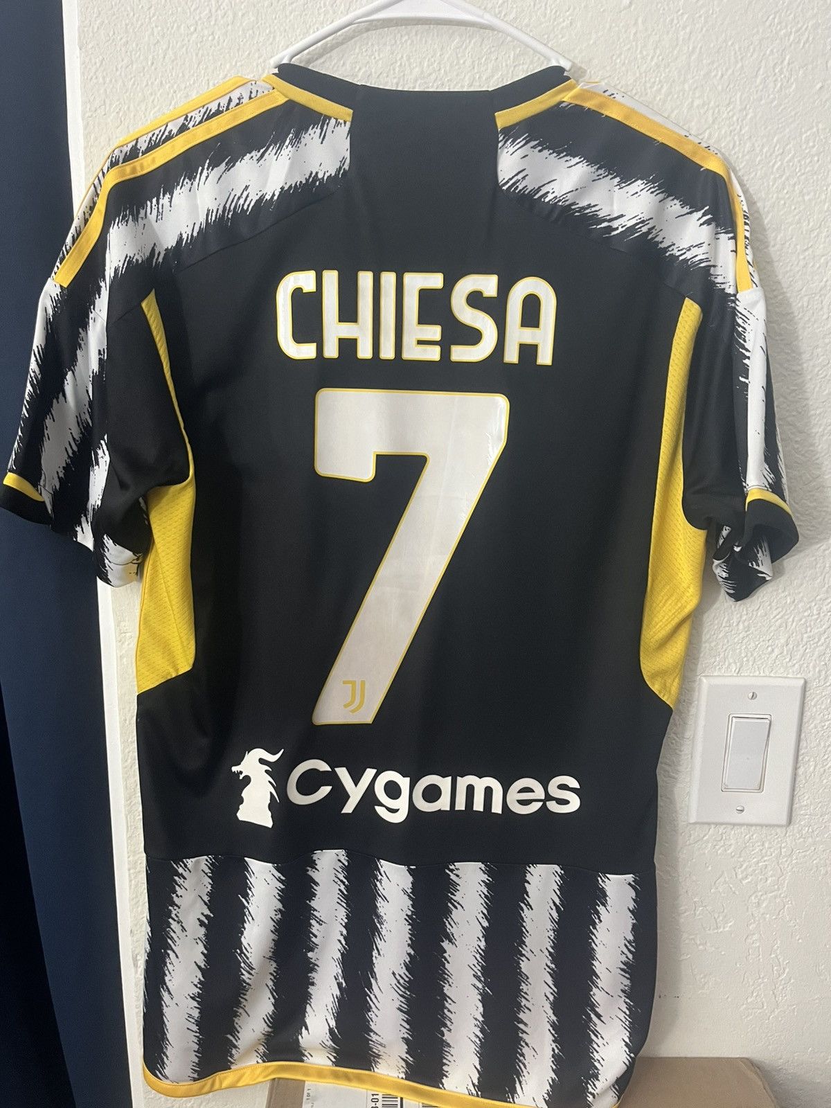Adidas 2023/24 Juventus Soccer Jersey 7 Chiesa M Medium Adidas New Size US M / EU 48-50 / 2 - 6 Thumbnail