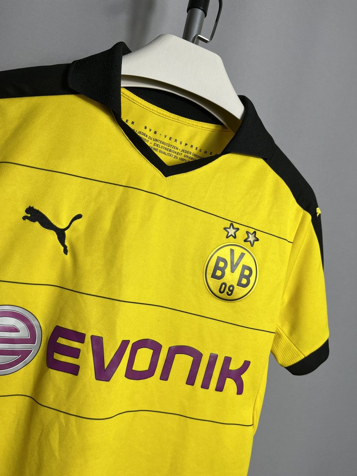 Puma BORUSSIA DORTMUND 2015 2016 HOME FOOTBALL SHIRT JERSEY PUMA Size US S / EU 44-46 / 1 - 2 Thumbnail