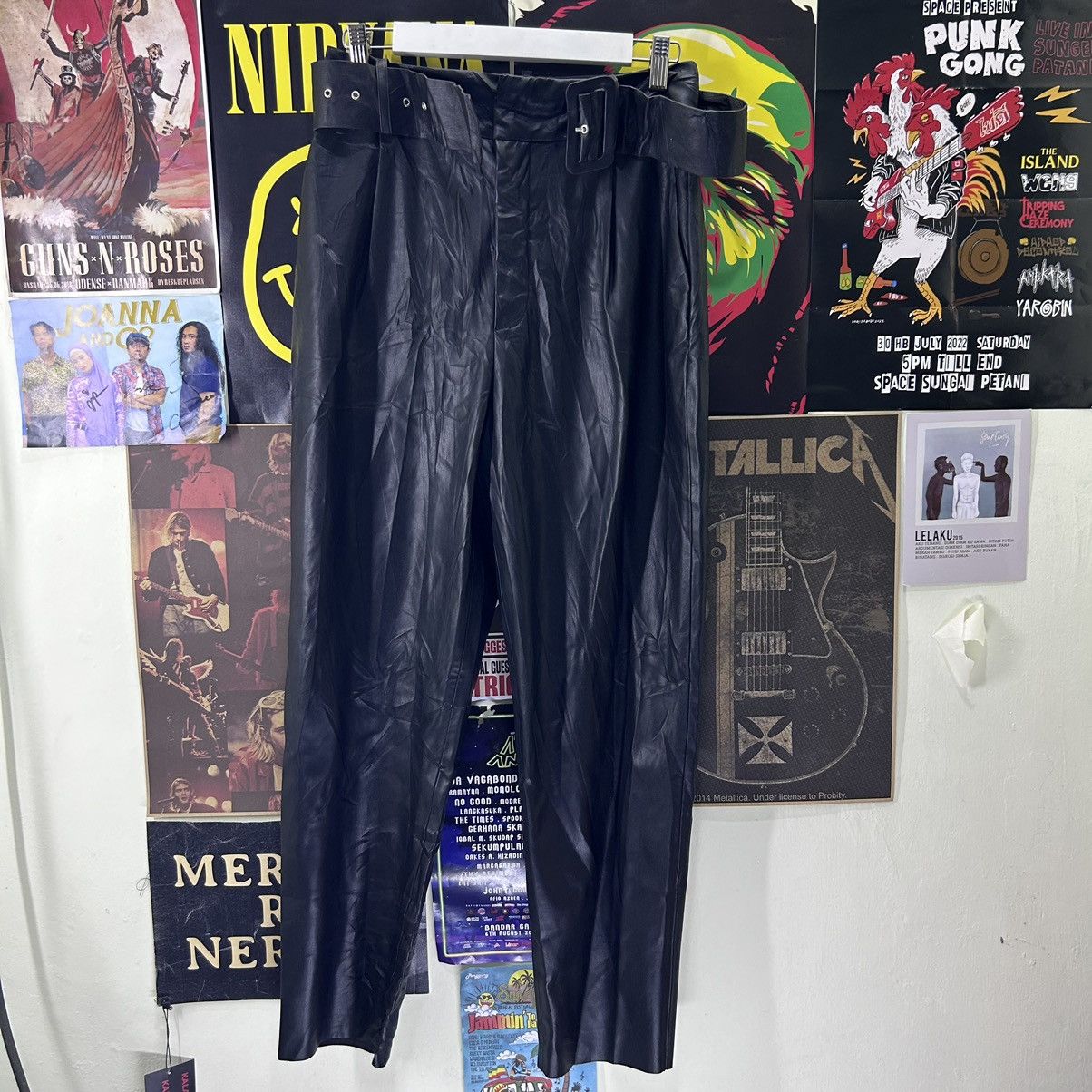 image of Vintage Zara Syntetic Leather Pants in Black, Women's (Size 28)