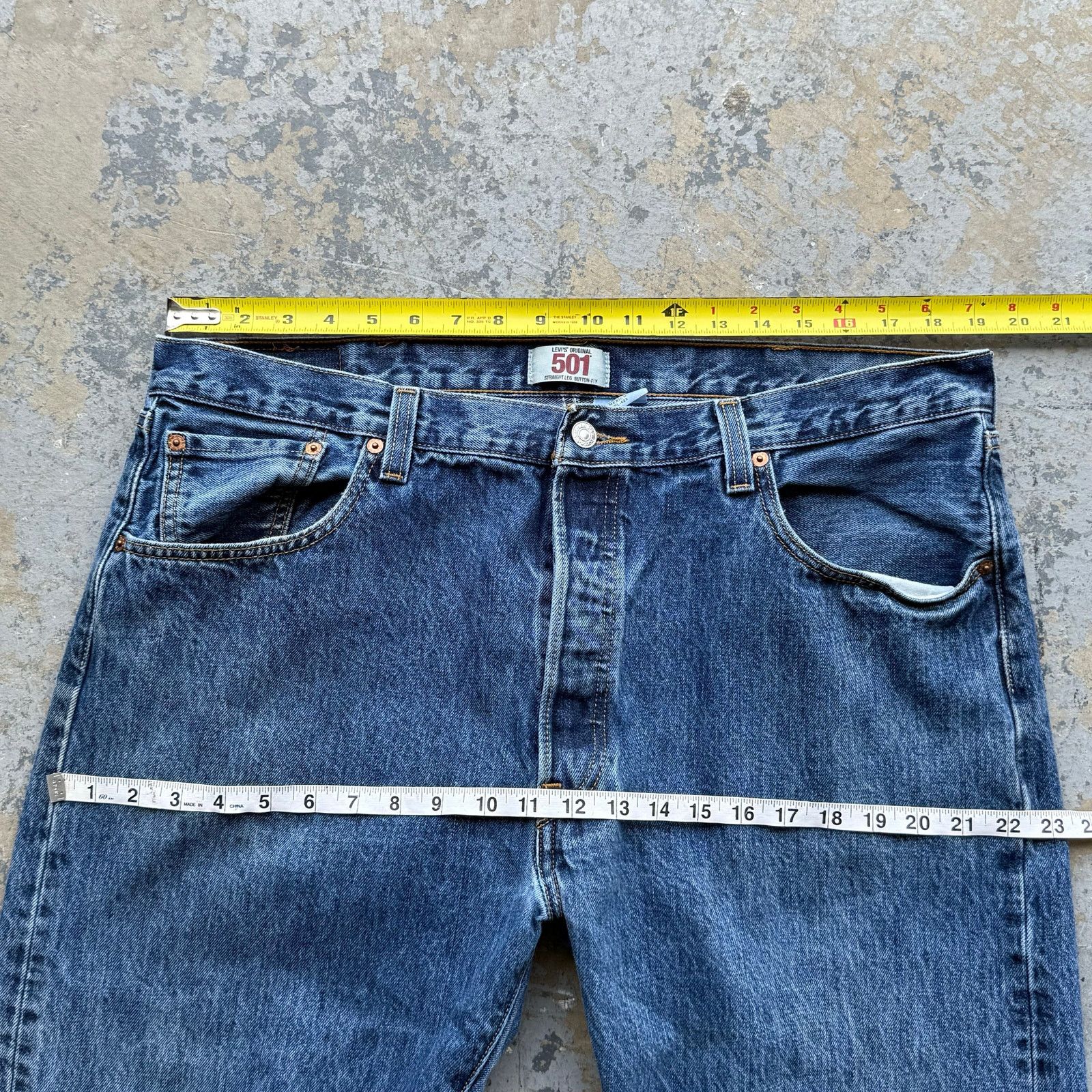 Levi's Vintage Y2K Levi’s 501 Button Fly Straight Leg Jeans Size US 38 / EU 54 - 7 Thumbnail