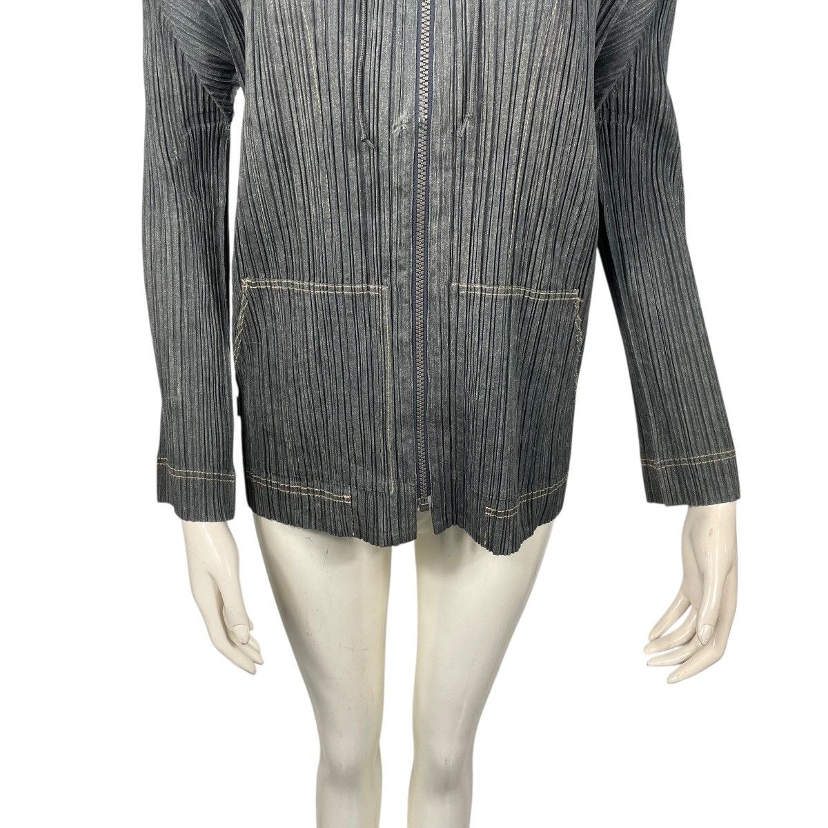 Pleats Please Issey Miyake Pleats Please Issey Miyake Hooded Zipper Jacket Size M / US 6-8 / IT 42-44 - 4 Thumbnail