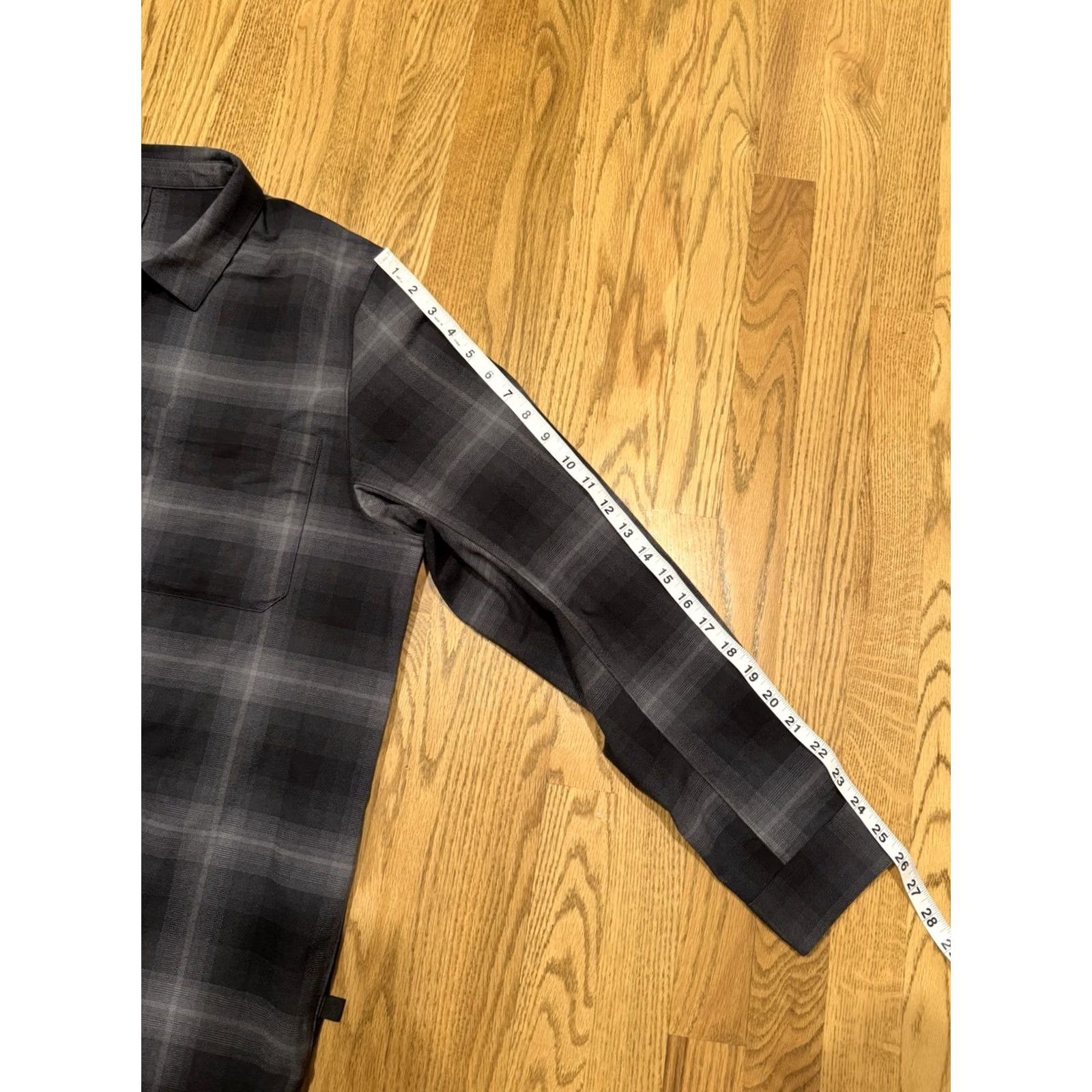 Lululemon Lululemon Button-Up Shirt Men’s XL Grey Black Long Sleeve Zip Pocket Flannel Size US XL / EU 56 / 4 - 7 Thumbnail