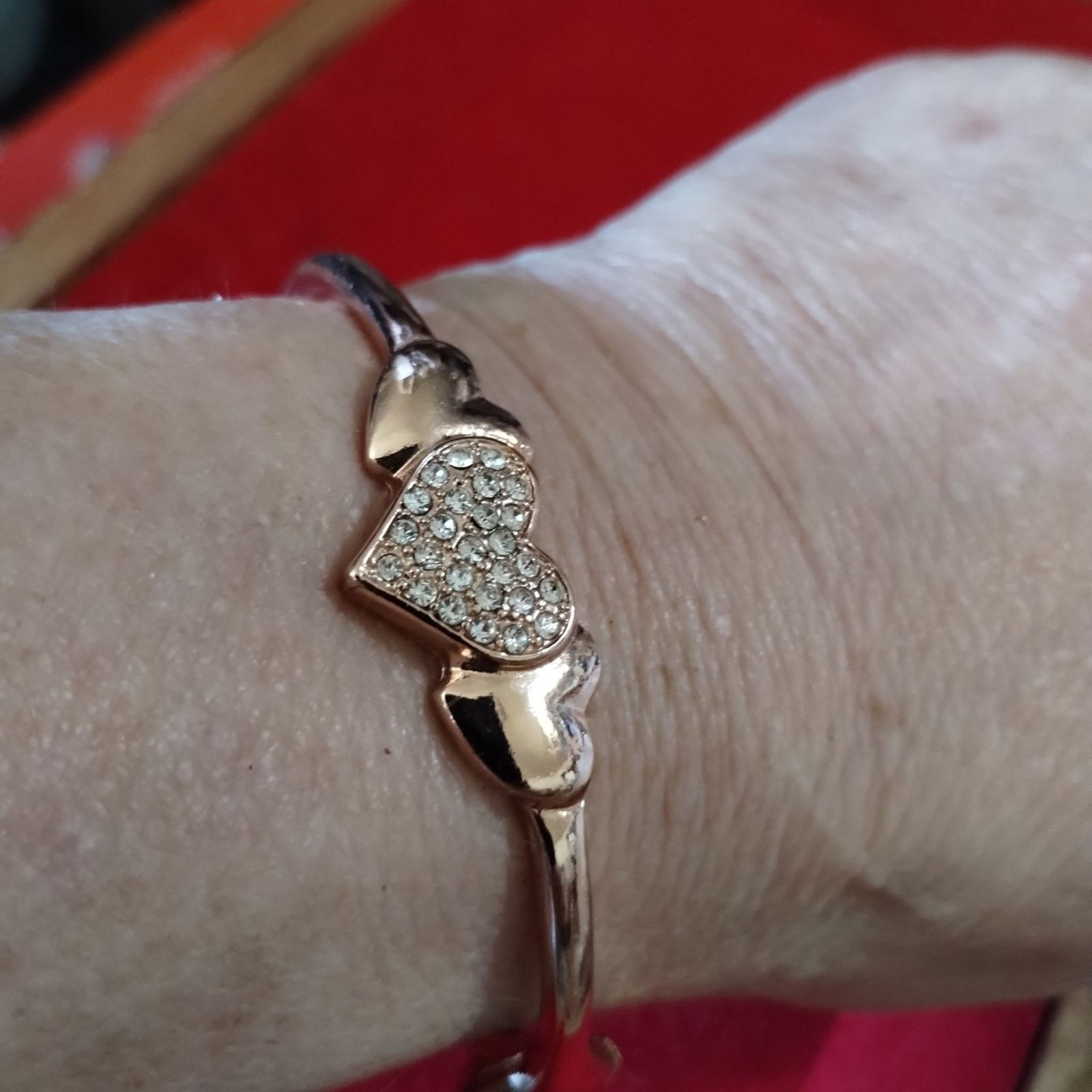 Vintage Beautiful golden rhinestone heart bracelet Size ONE SIZE - 1 Thumbnail