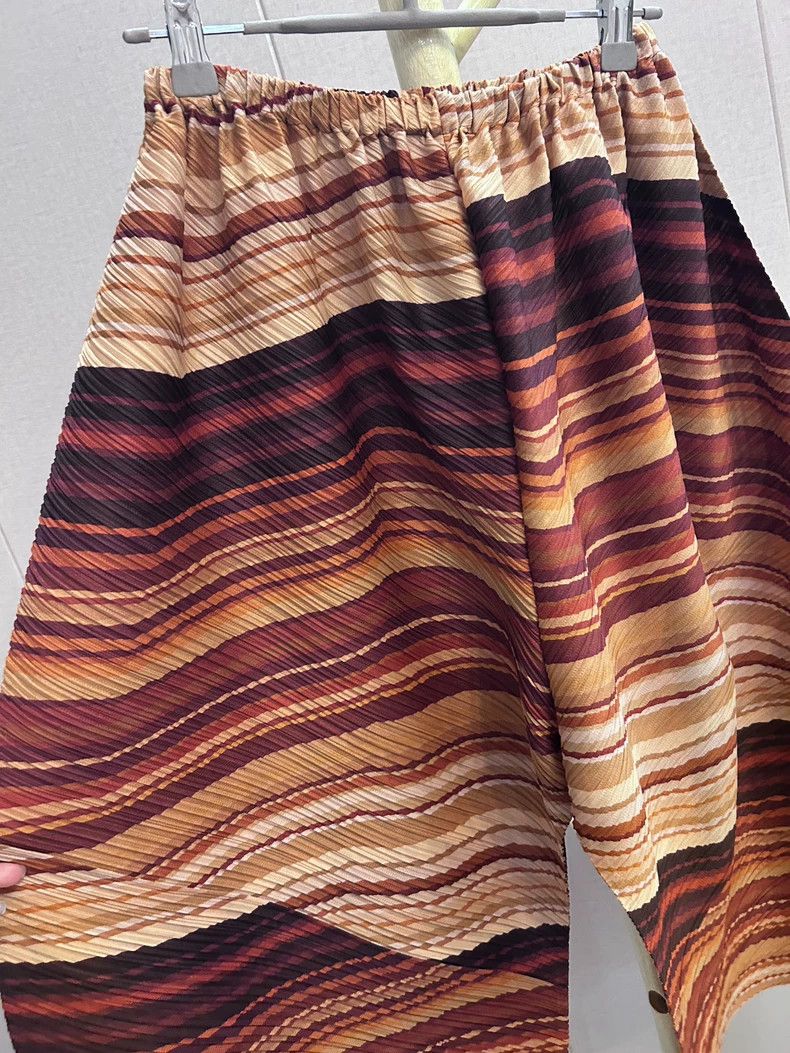 Issey Miyake Issey Miyake size:1 Brown bestseller Lava series pants Size 22" - 3 Thumbnail