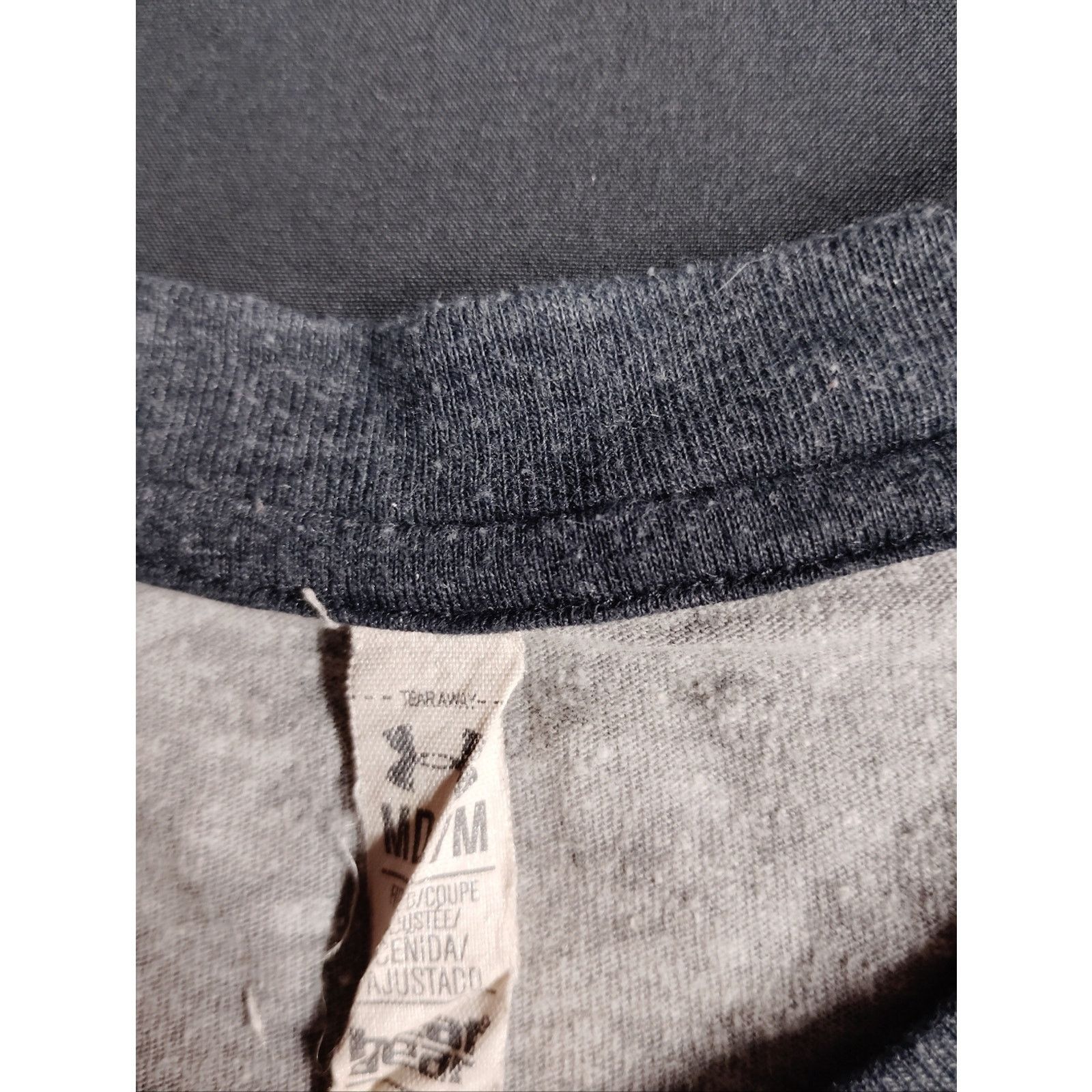 Under Armour Under Armour Light Gray w Navy Raglan Sleeves Long-Sleeve Size M / US 6-8 / IT 42-44 - 3 Thumbnail