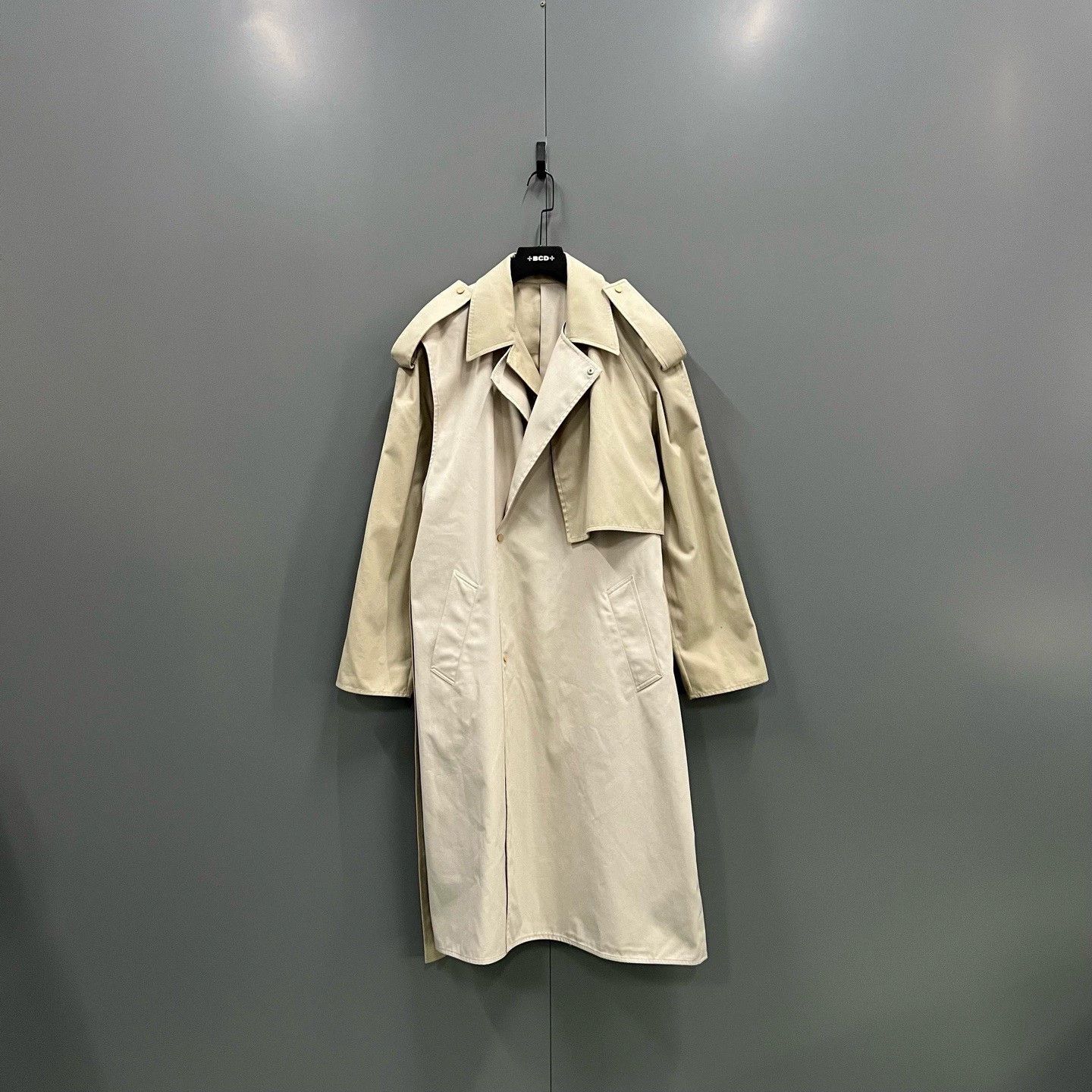 Bottega Veneta Bottega Veneta Beige Logo Belted Coat Size L / US 10 / IT 46 - 1 Thumbnail