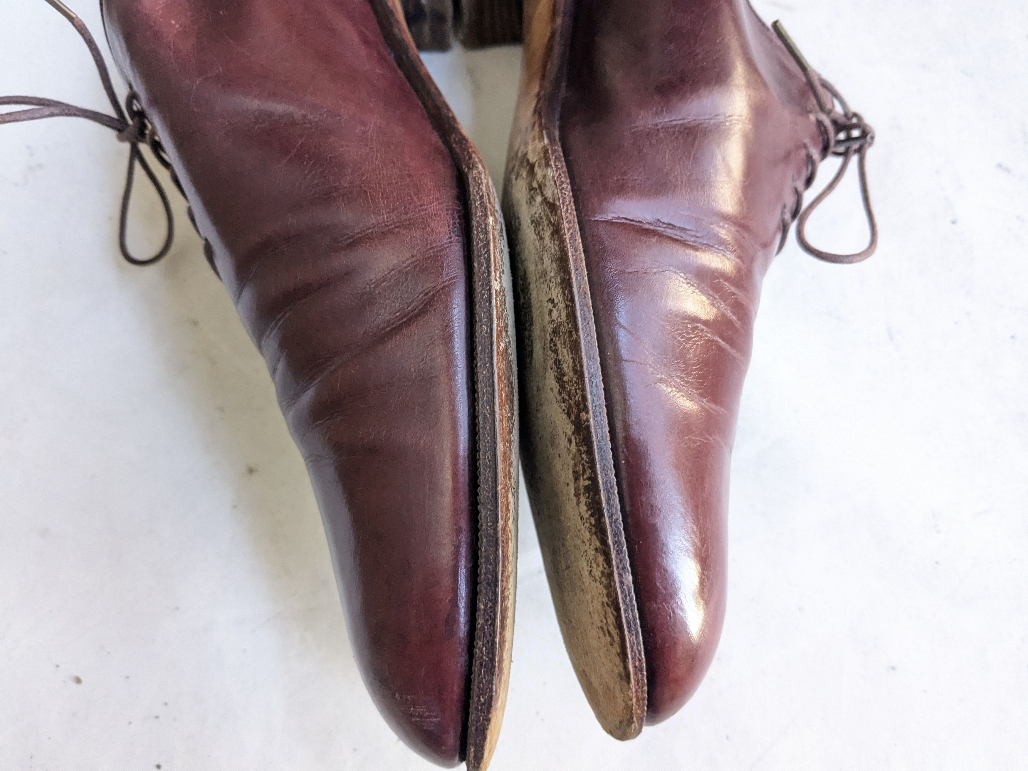 Salvatore Ferragamo Salvatore Ferragamo Wholecut Oxfords Burgundy 12 B Narrow Size US 12 / EU 45 - 9 Thumbnail