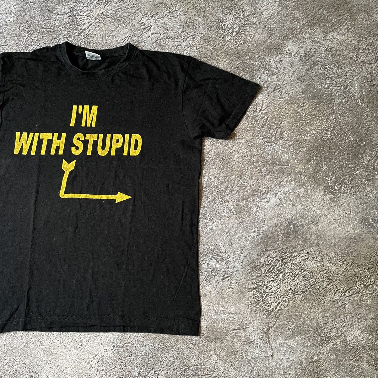Vintage Vintage Y2K Graphic Tee Im With Stupid Funny Streetwear M Size US M / EU 48-50 / 2 - 3 Thumbnail