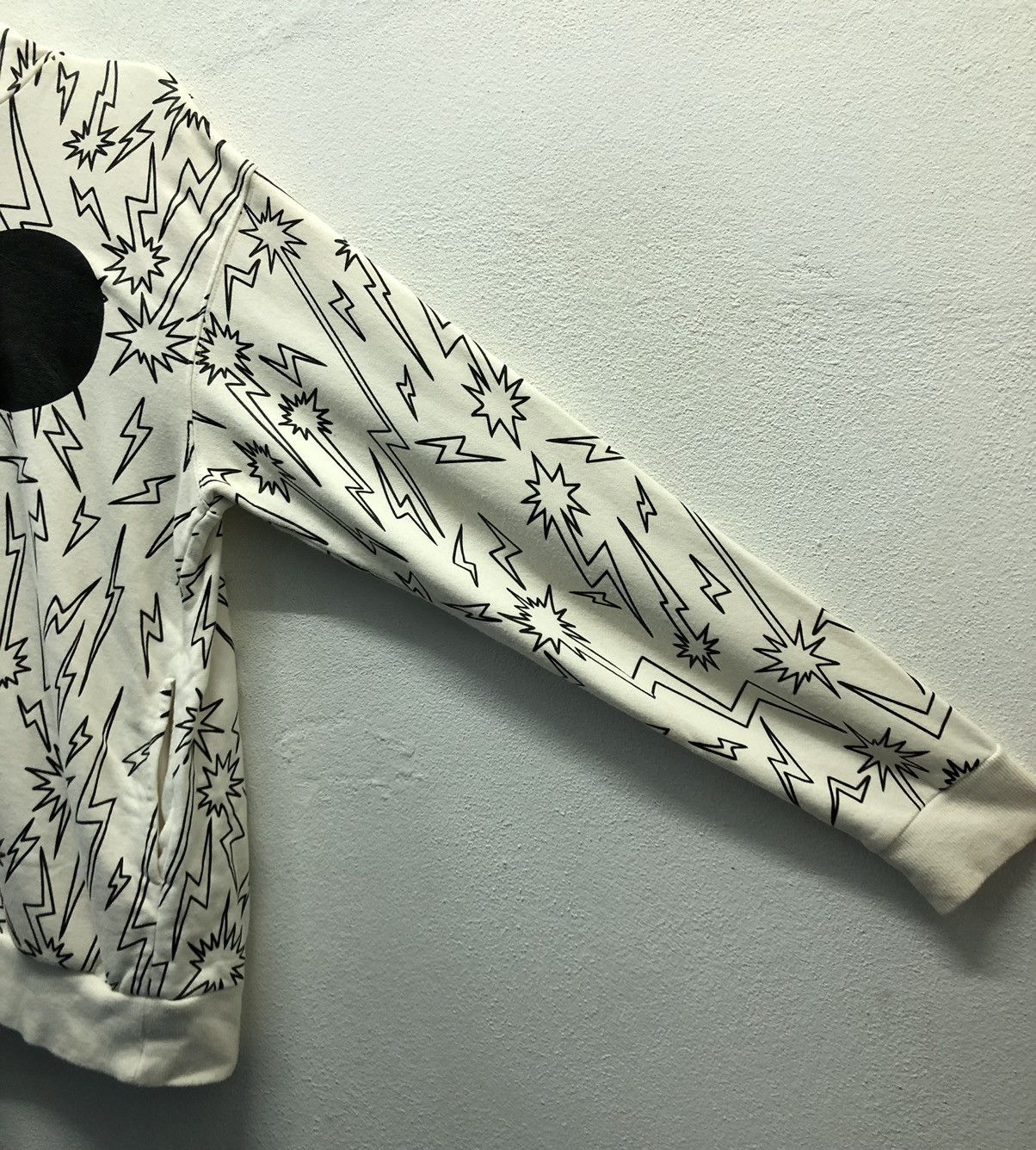 Disney Disney x DAMMY Mickey Mouse Lightning Bolt Sweatshirt White Size US L / EU 52-54 / 3 - 5 Thumbnail