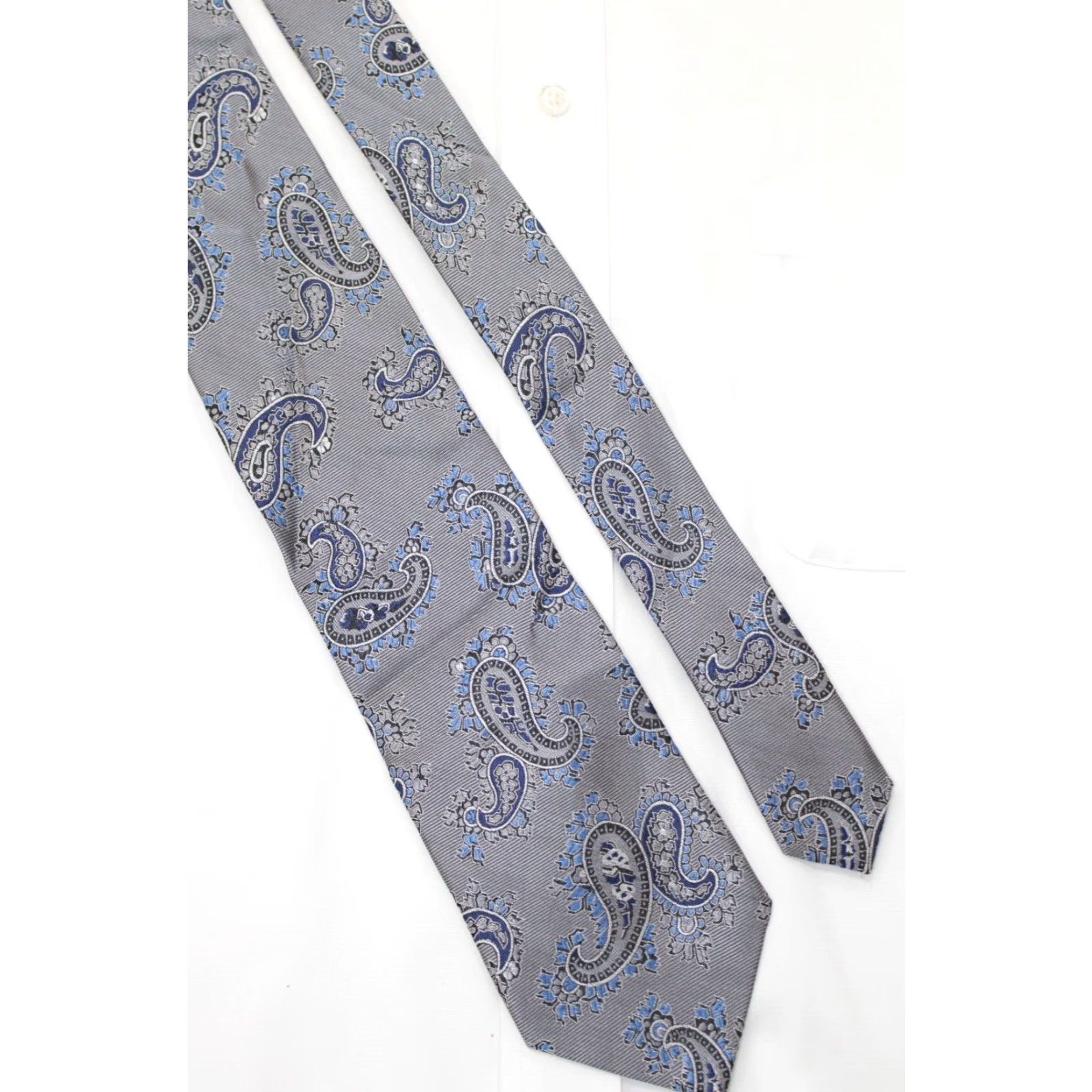 Jos. A. Bank NWT Jos. A. Bank Silk Necktie Men’s Silver Blue Paisley Ribbed Textured Designer Tie 59" X 3.5" Men's Designer Tie Size ONE SIZE - 4 Thumbnail