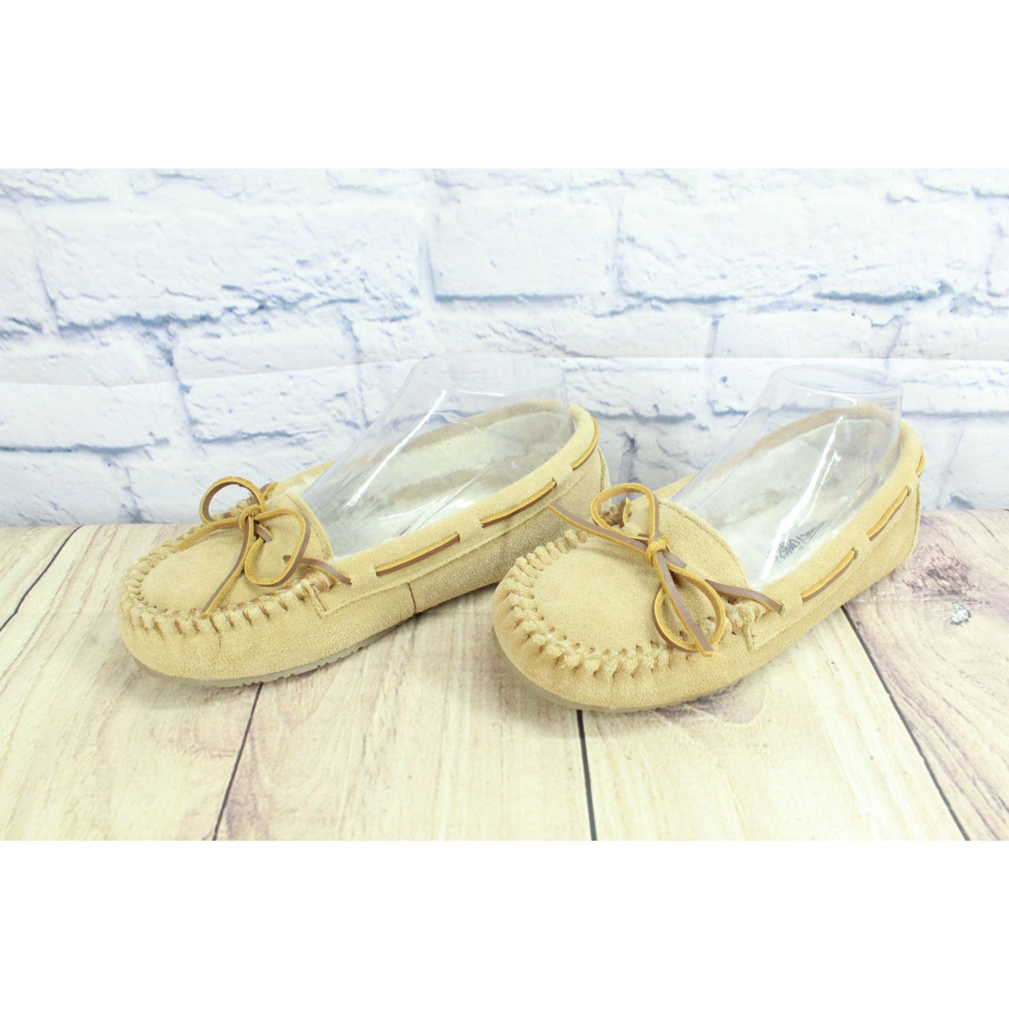 Minnetonka Minnetonka Cally Suede Shearling Lined Moccasin Slippers Size US 6 / IT 36 - 2 Thumbnail