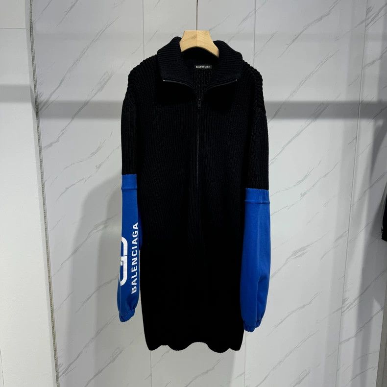 Balenciaga Contrast Color Buckle Logo Printed Knit Sweater