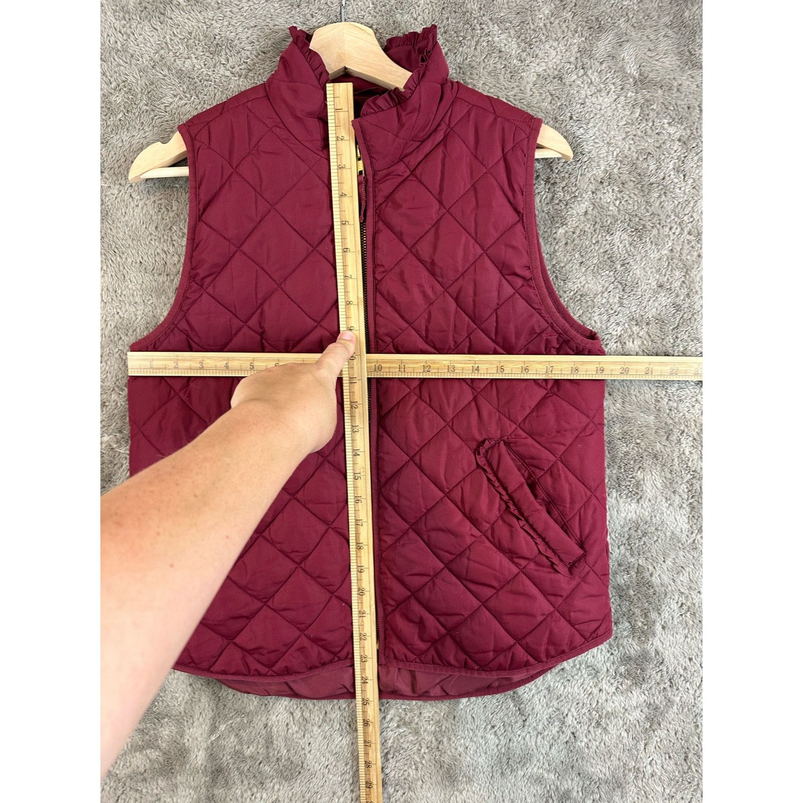 J.Crew J. Crew Mercantile Quilted Ruffle Trim Puffer Vest M Size M / US 6-8 / IT 42-44 - 8 Thumbnail