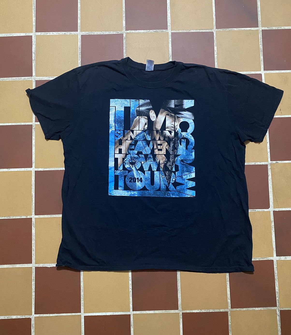 Band Tees × Rap Tees × Vintage Vintage Tim McGraw Tour Shirt 2014 Size US XXL / EU 58 / 5 - 1 Thumbnail
