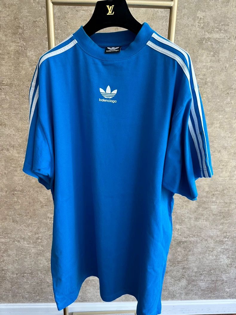 Balenciaga Balenciaga x Adidas Blue Short Sleeve Tee - dmc Size US L / EU 52-54 / 3 - 1 Thumbnail
