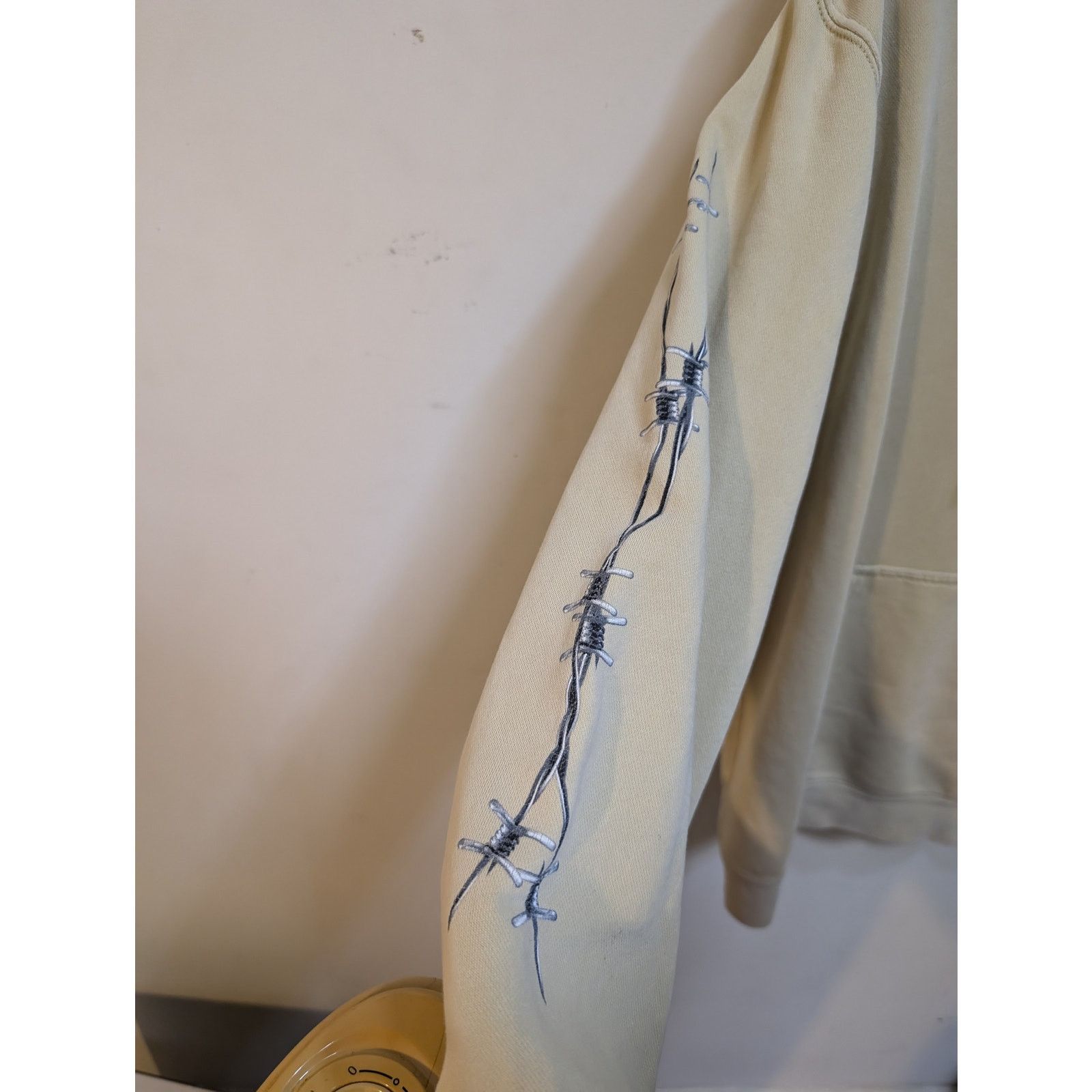 Anti Social Social Club Anti Social Social Club ASSC Barbed Wire Red/Cream Grunge Size US M / EU 48-50 / 2 - 7 Thumbnail