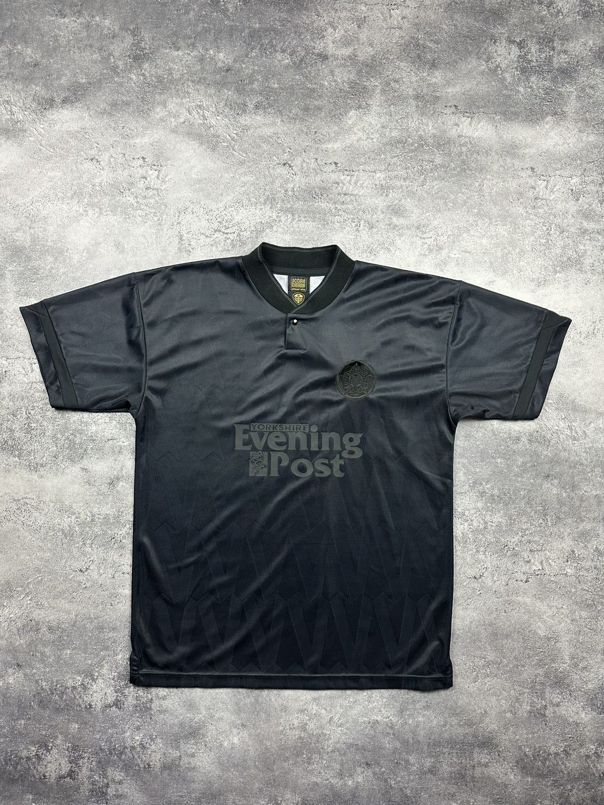 Vintage Score Draw Leeds United Retro Black Shirt Soccer Jersey Rare Size US L / EU 52-54 / 3 - 2 Thumbnail
