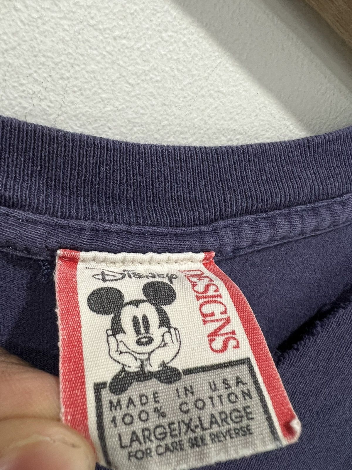 Disney Vintage Mickey Mouse Tee Shirt thrashed disney world Size US L / EU 52-54 / 3 - 3 Thumbnail