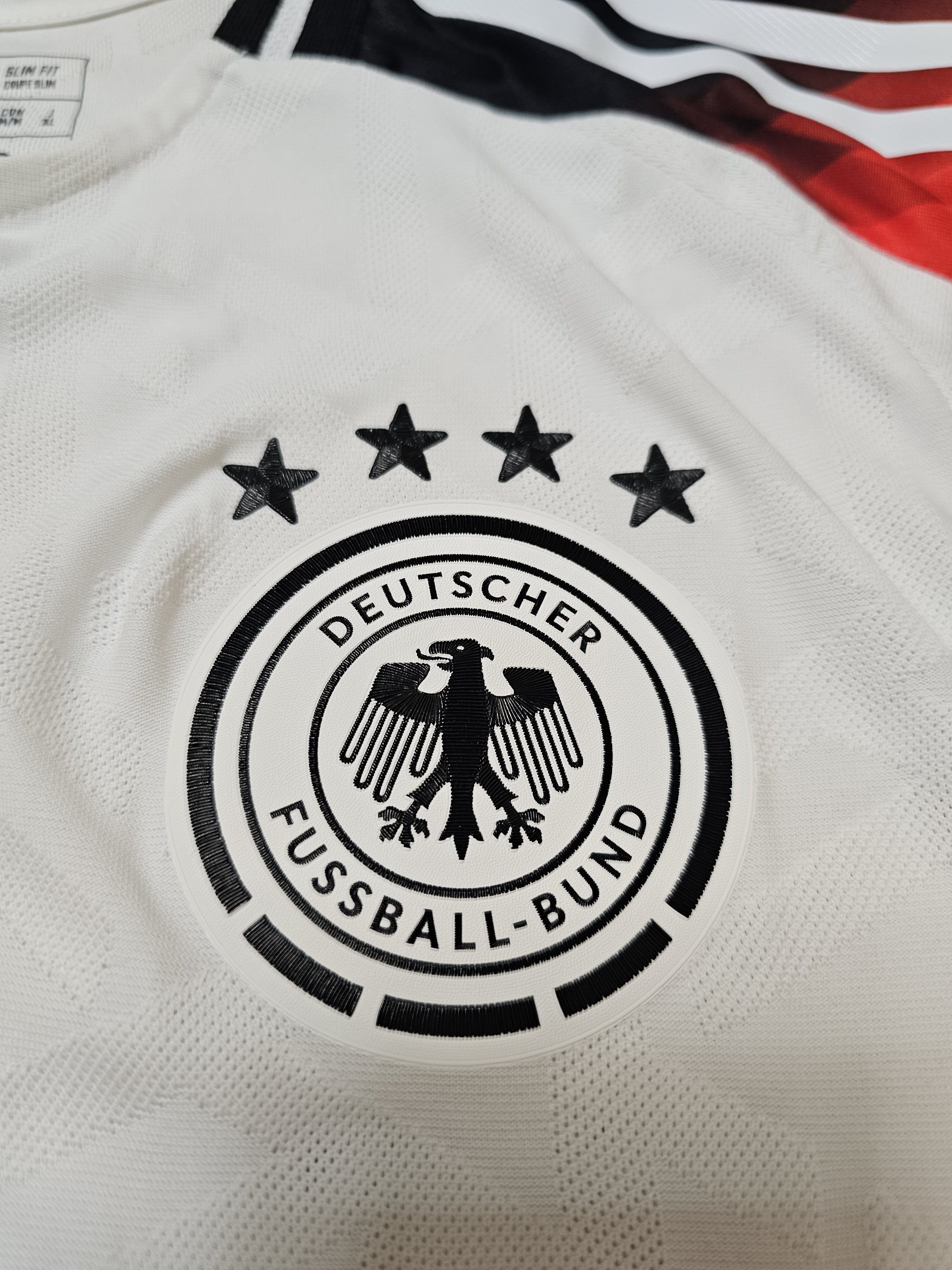 Adidas GERMANY 2024 HOME MULLER PLAYER VERSION FOOTBALL SOCCER Size US M / EU 48-50 / 2 - 4 Thumbnail