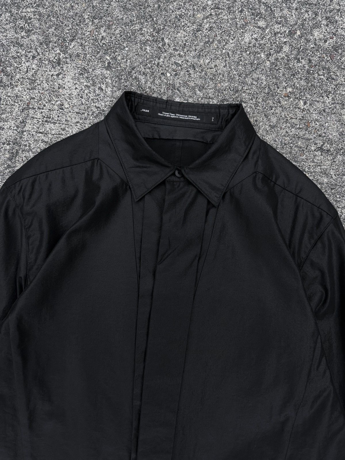 Julius JULIUS SS23 [gallu;] Black Coated Seamed Shirt Size US L / EU 52-54 / 3 - 8 Thumbnail