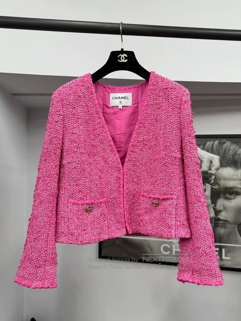 Chanel Chanel 21 early spring pink V-neck knitted jacket Size XS / US 0-2 / IT 36-38 - 1 Thumbnail