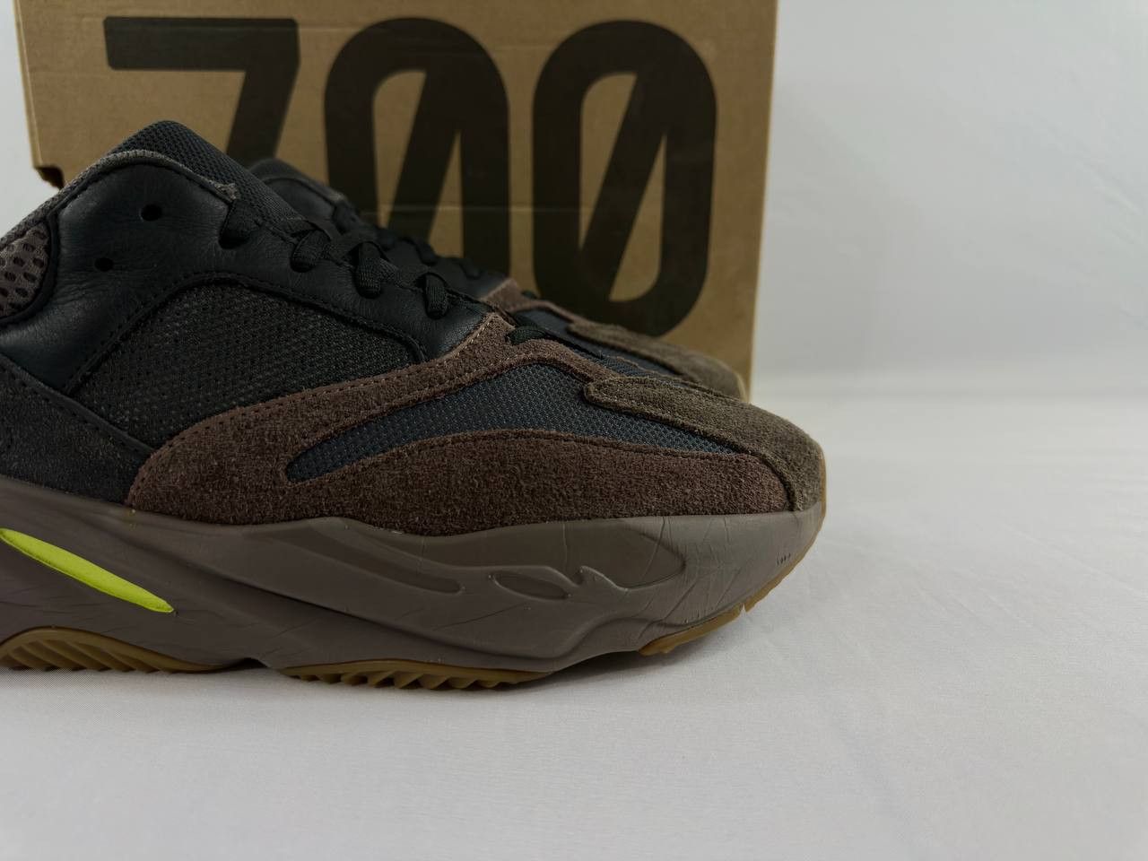 Adidas adidas Yeezy Boost 700 'Mauve' 2018 EE9614 Size US 12 / EU 45 - 3 Thumbnail