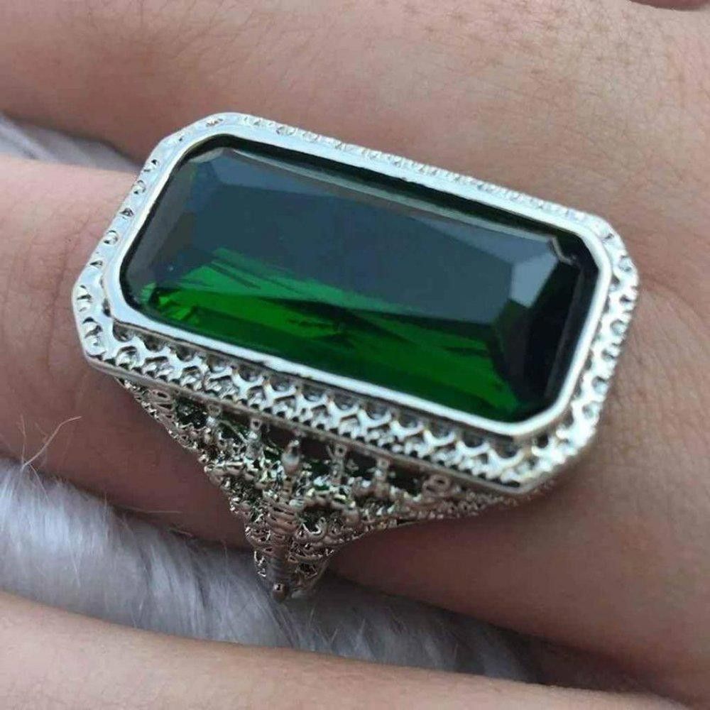 Designer Vintage Emerald Green Cut Hollow Silver Ring - Size 6 Size ONE SIZE - 9 Thumbnail