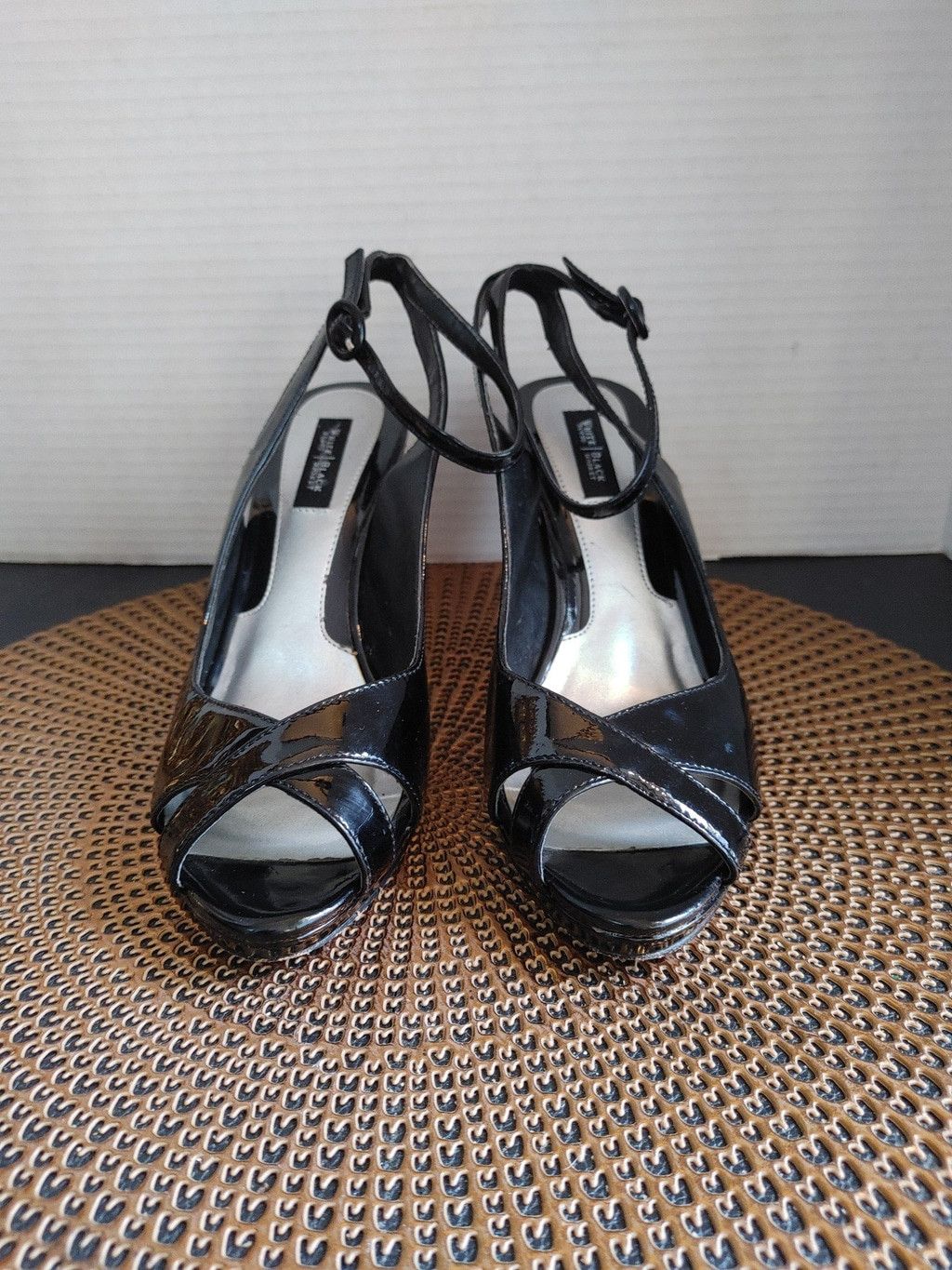 White House Black Market White House Black Market Karen Patent Leather Wedges Size 8M Size US 8 / IT 38 - 2 Thumbnail