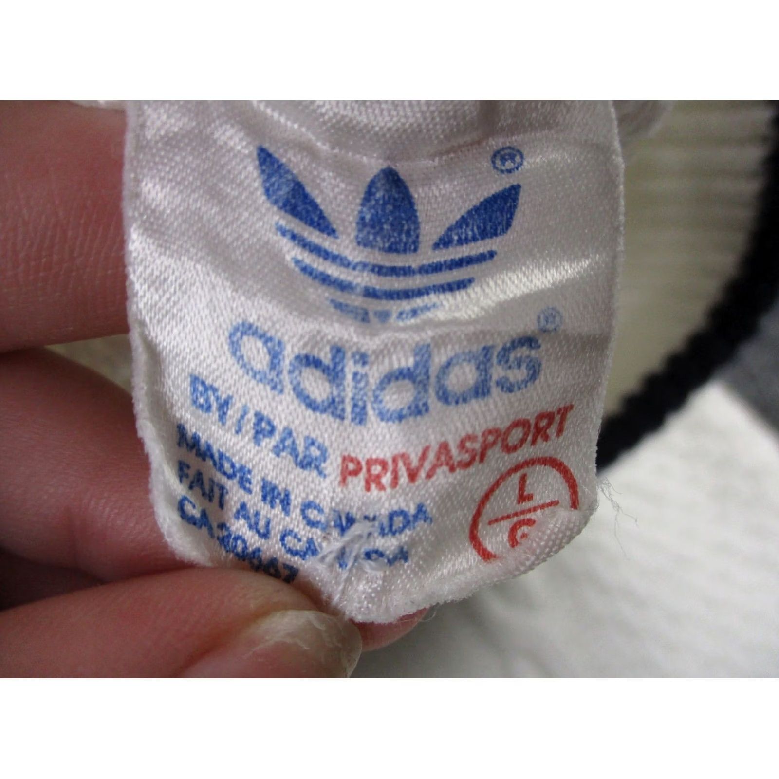 Adidas VINTAGE Adidas Sweater Vest Mens L White Vest Preppy Chunky Knit Privasport 80s Size US L / EU 52-54 / 3 - 7 Thumbnail