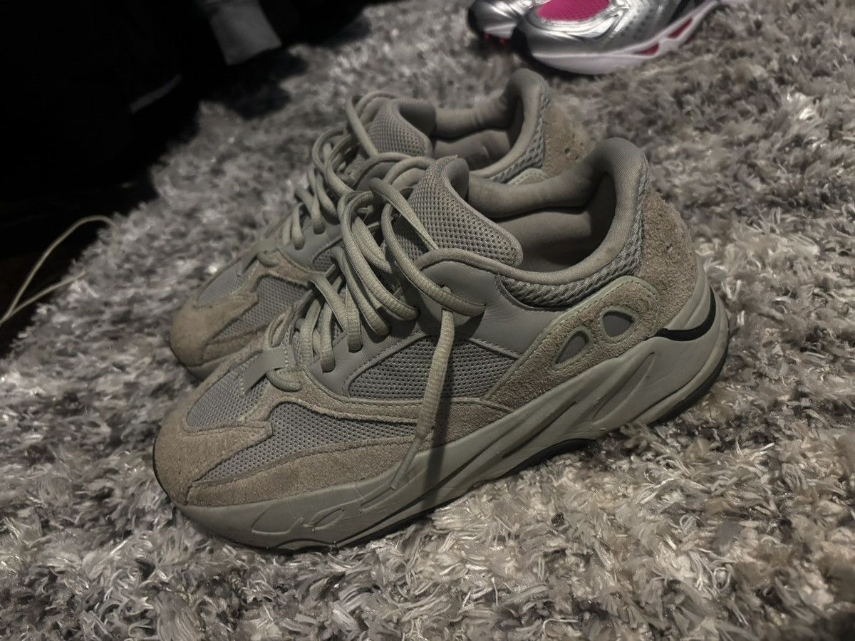 Designer Yeezy boost 700 Size US 7.5 / EU 40-41 - 2 Thumbnail