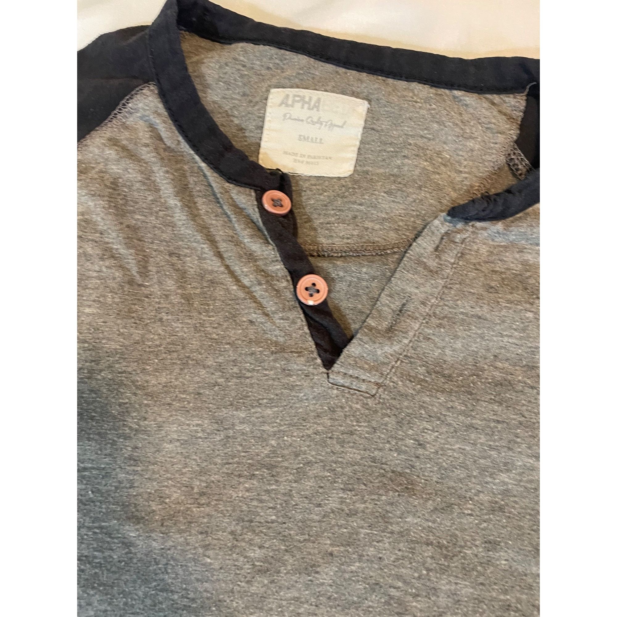Other Alpha Mens Raglan Henley T-Shirt Small Gray & Black Size US S / EU 44-46 / 1 - 2 Thumbnail