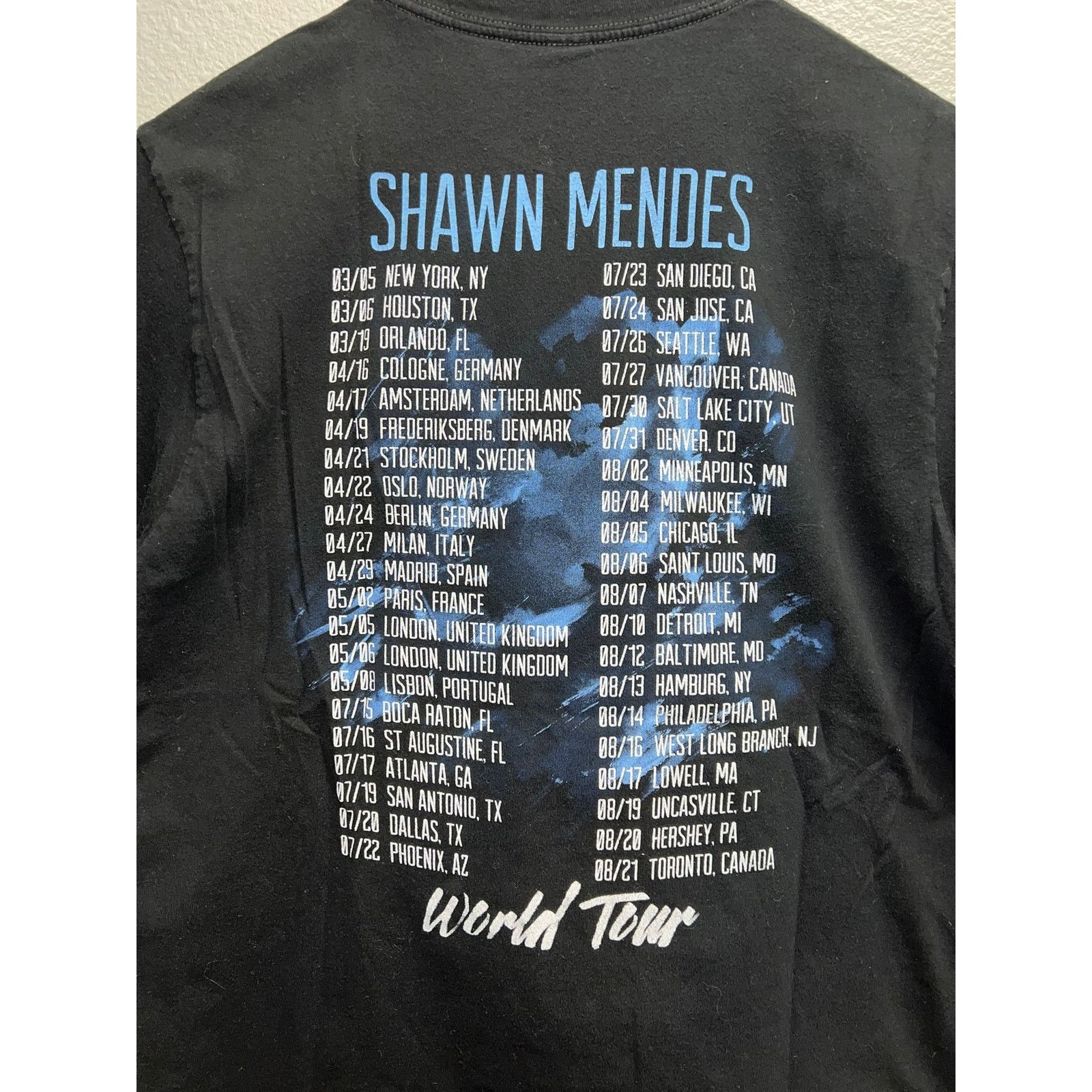 Band Tees Shawn Mendes Shirt World Tour Concert Musician Tee M Medium Size US M / EU 48-50 / 2 - 7 Thumbnail