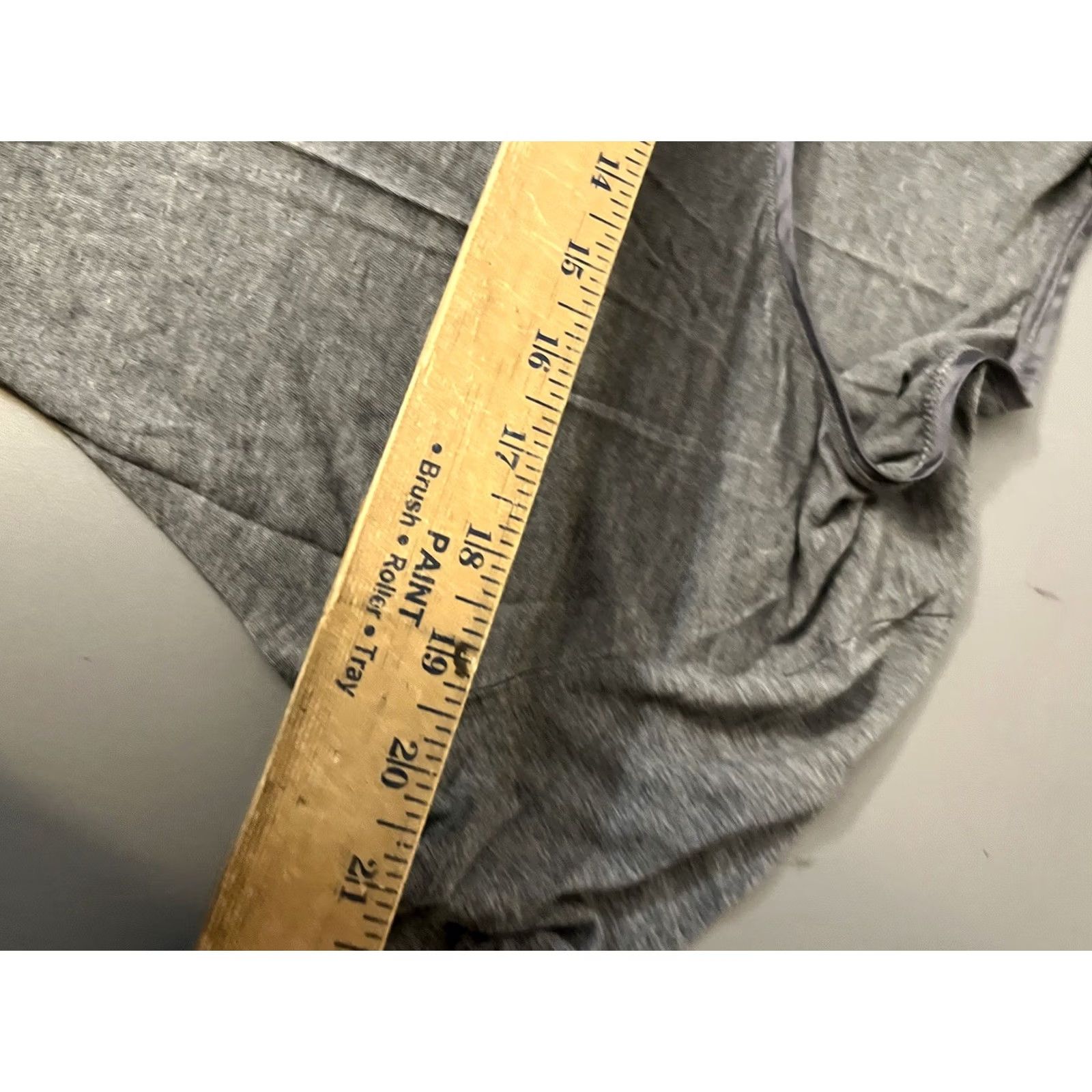 White House Black Market White House Black Market Shirt Women's M Gray Long Sleeve Stretch V Neck Top sz Size M / US 6-8 / IT 42-44 - 5 Thumbnail