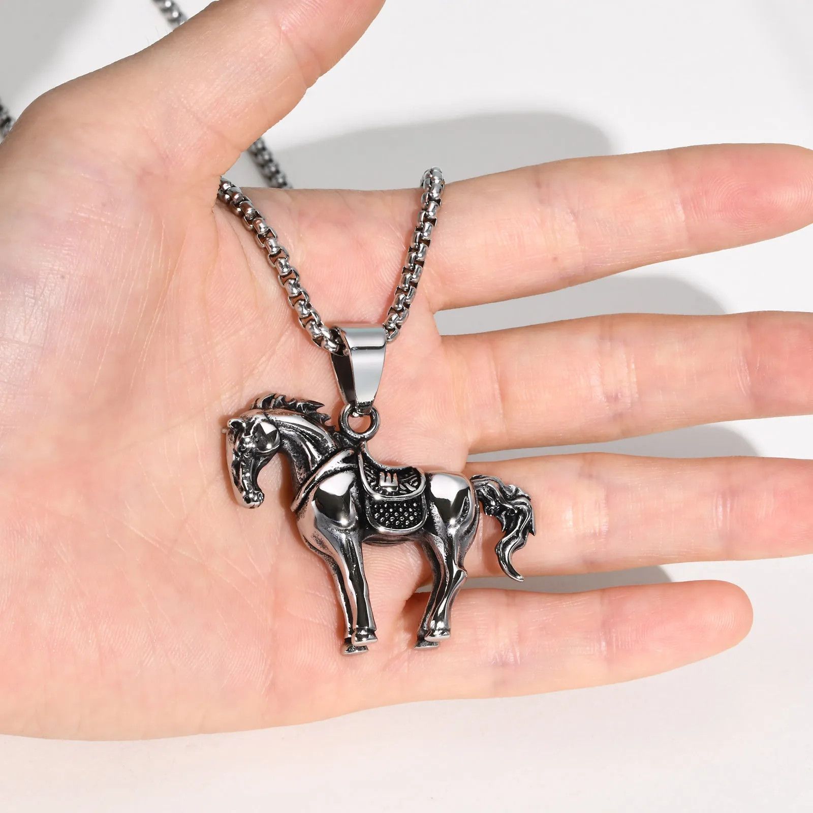 Jewelry Horse Racing Pendant Necklace Size ONE SIZE - 1 Thumbnail