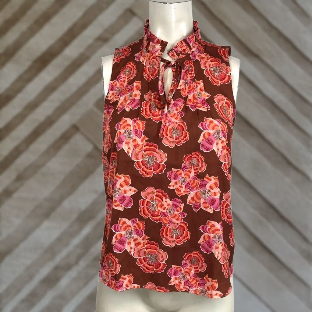 Loft 4. Optimized for keywords - “Loft,” “Womens Petite,” “Floral,” “Sleeves,” “Polyester” Size S / US 4 / IT 40 - 1 Thumbnail