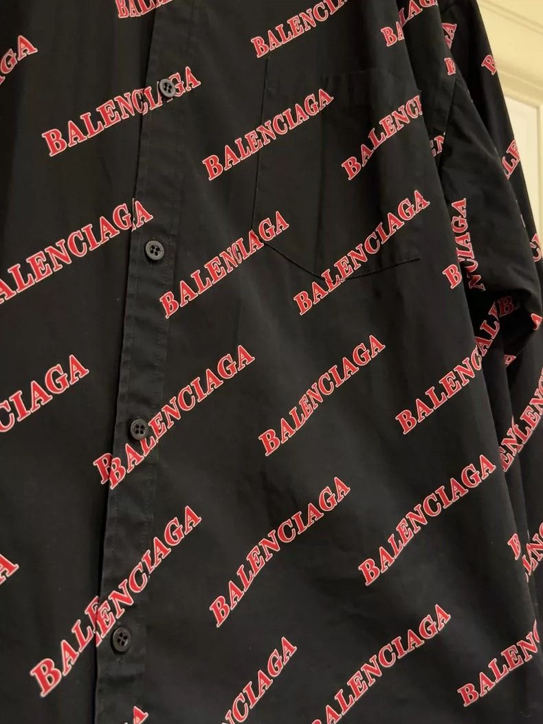 Balenciaga Balenciaga size 39 Full logo shirt coat Size US L / EU 52-54 / 3 - 2 Thumbnail