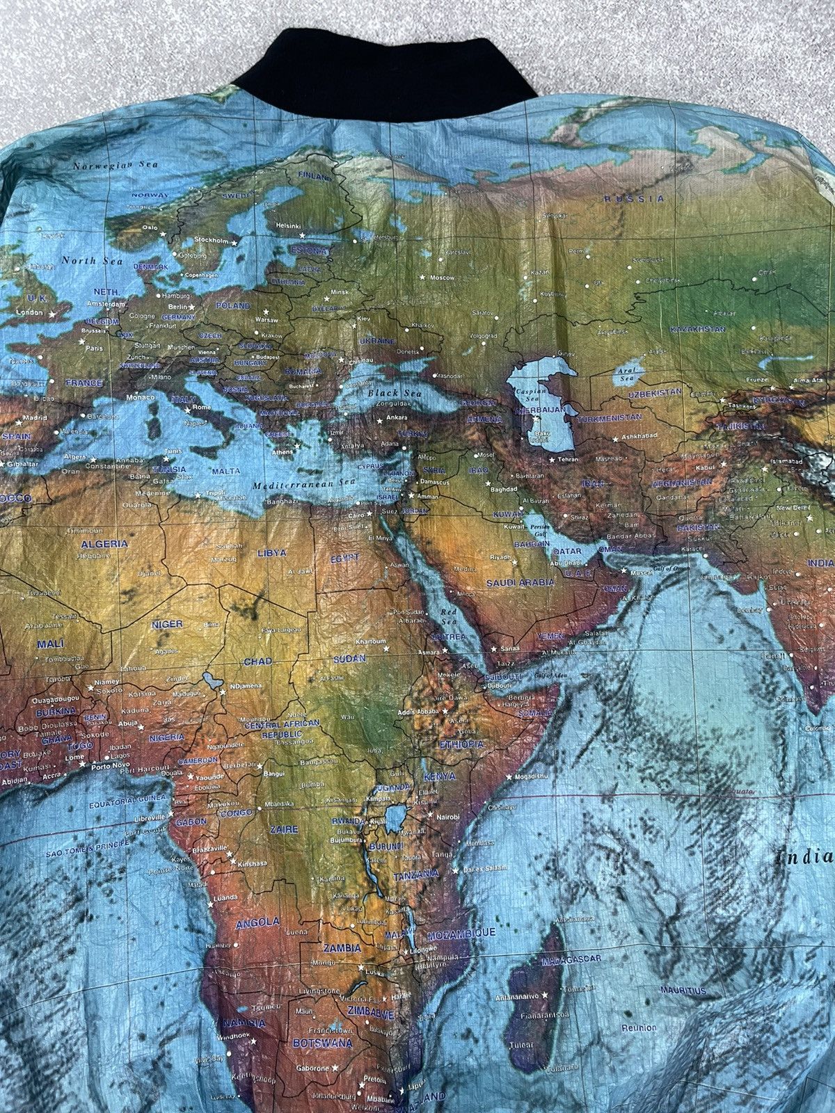 Vintage Vintage1998 World Map All Over Print Jacket Kurt Cobain Size US XL / EU 56 / 4 - 15 Thumbnail