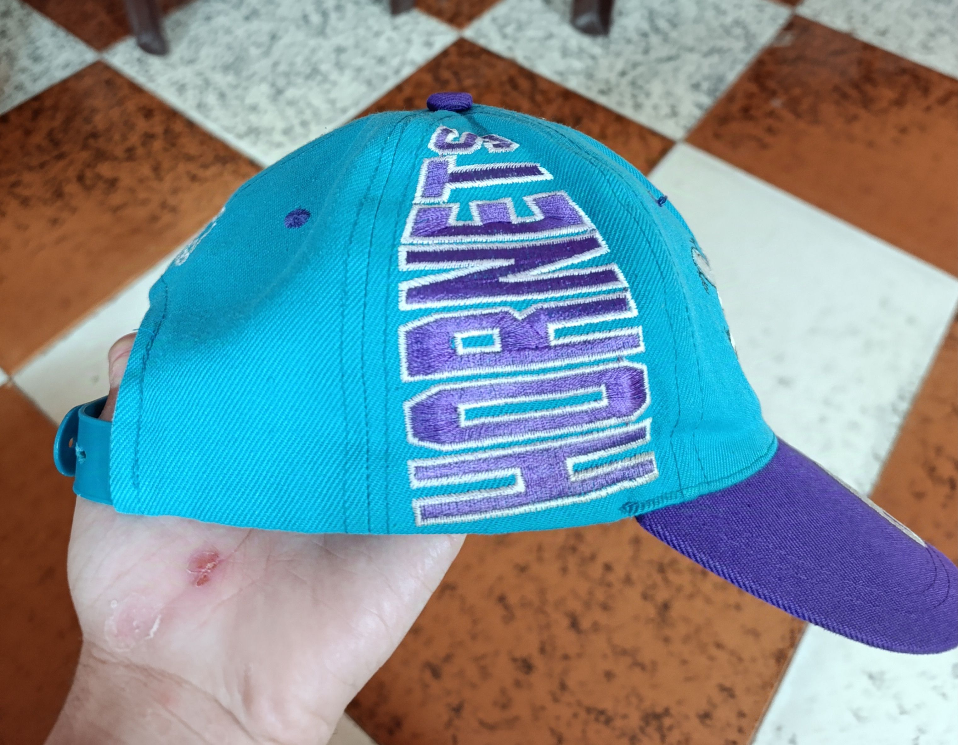 Starter Vintage 90's Rare Charlotte hornets Cap Size ONE SIZE - 2 Thumbnail